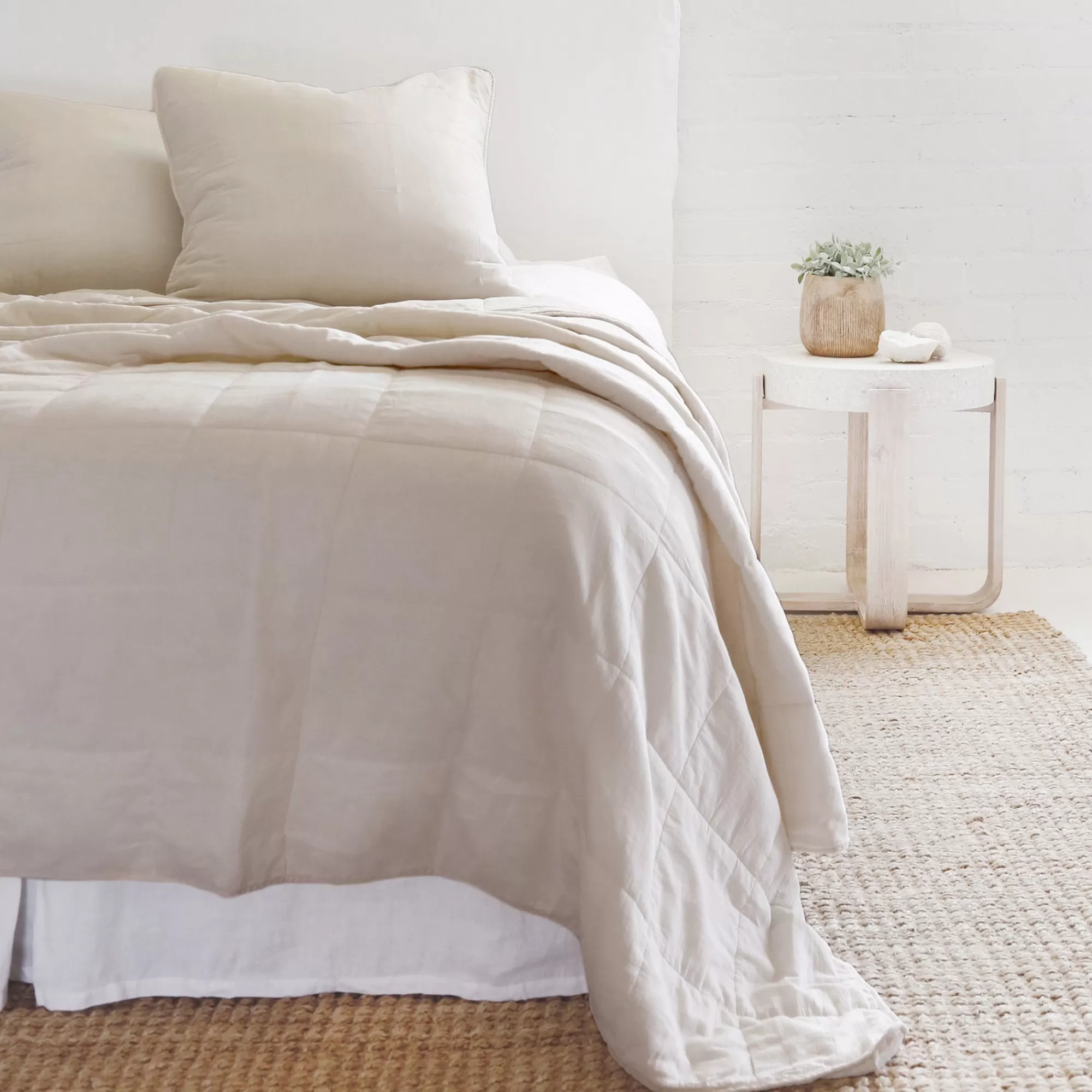 Shop Be Home Antwerp King Coverlet, Natural