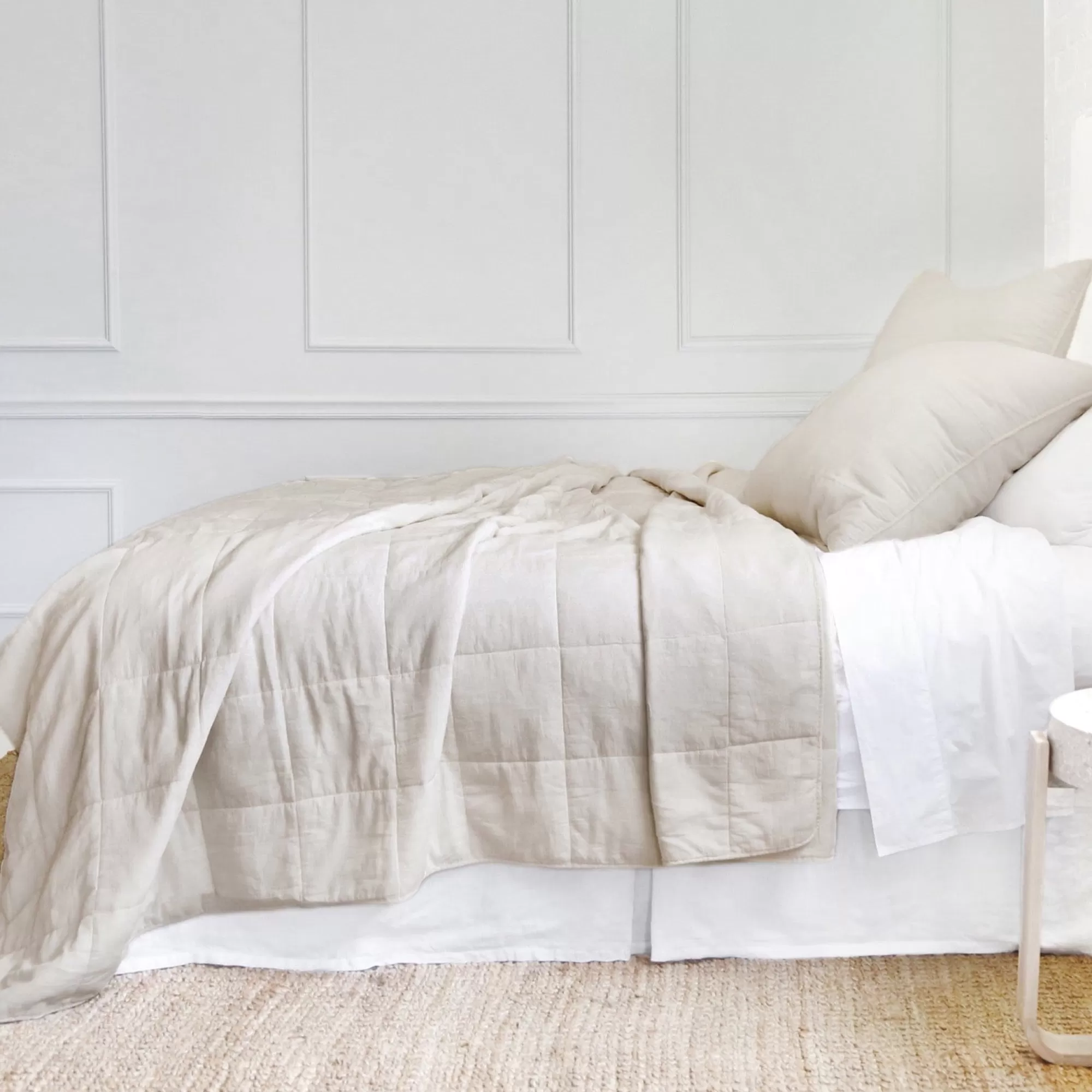 Hot Be Home Antwerp Queen Coverlet, Natural