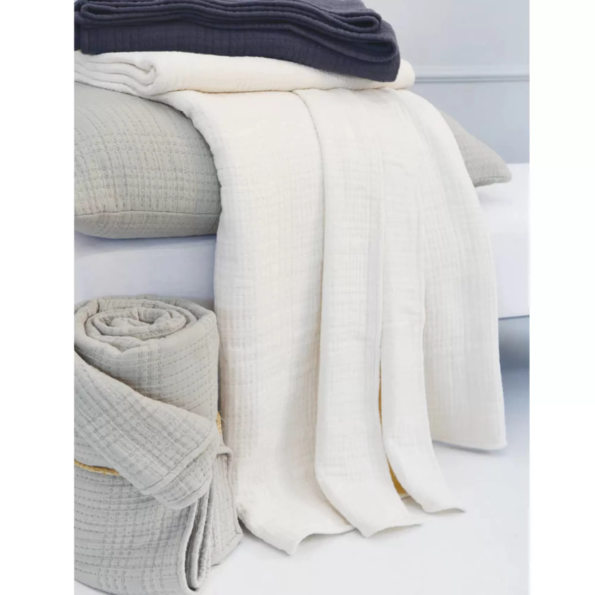 Outlet Be Home Arrowhead King Blanket, Cream