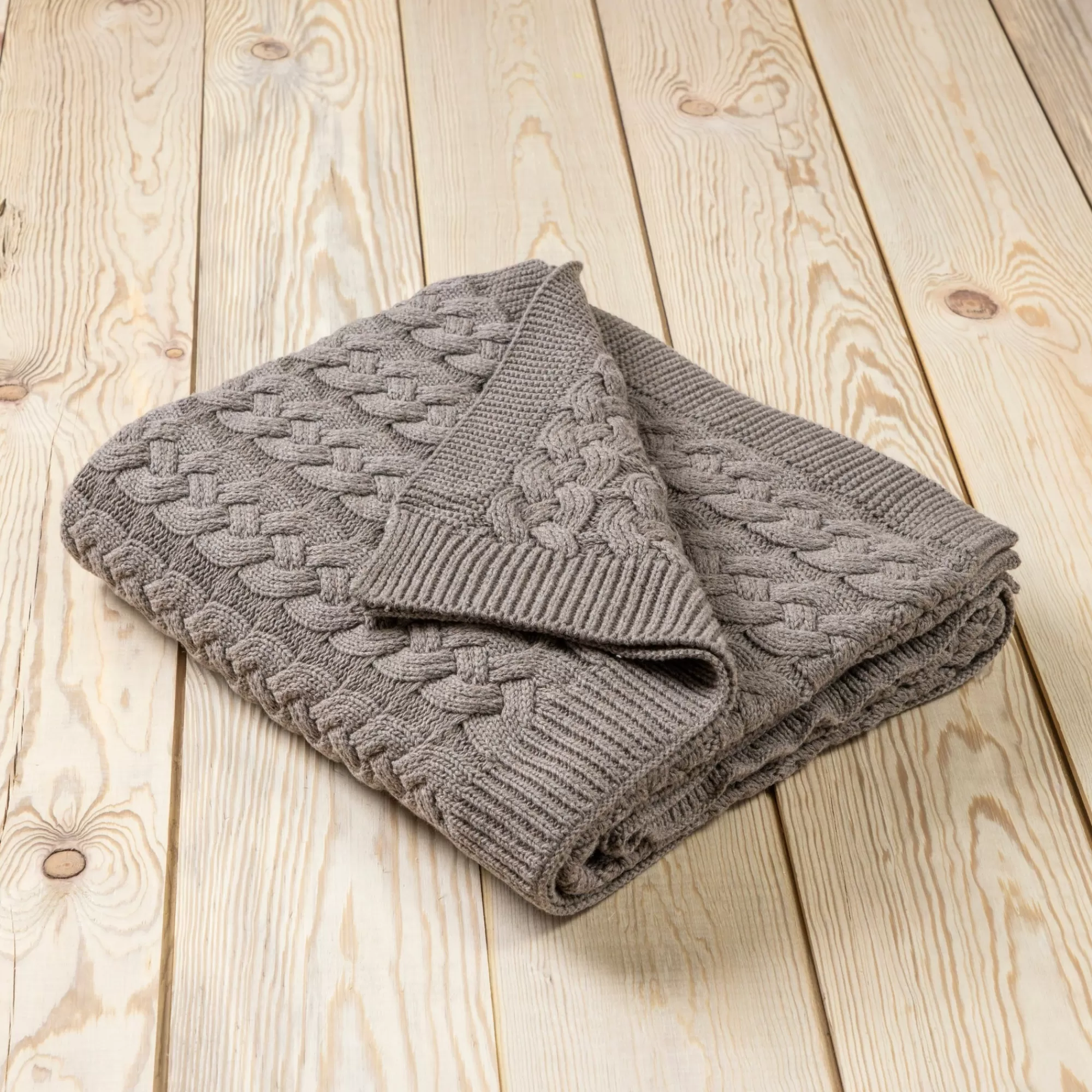 Discount Be Home Belmont Double Cable Knit Throw, Brown