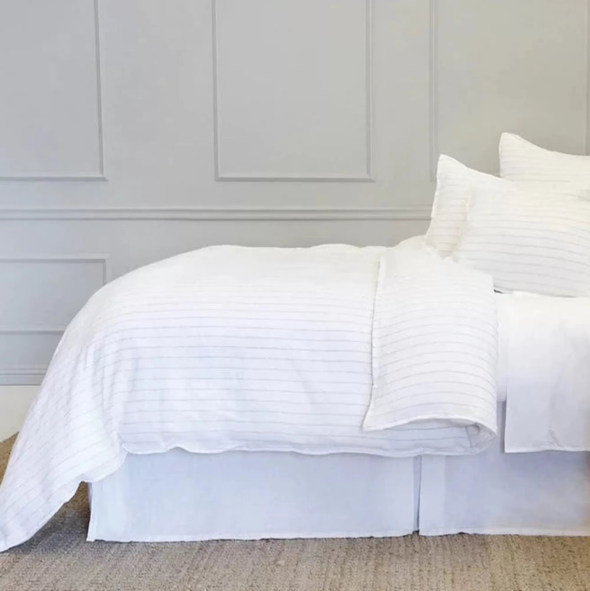 Flash Sale Be Home Blake King Duvet, White & Ocean