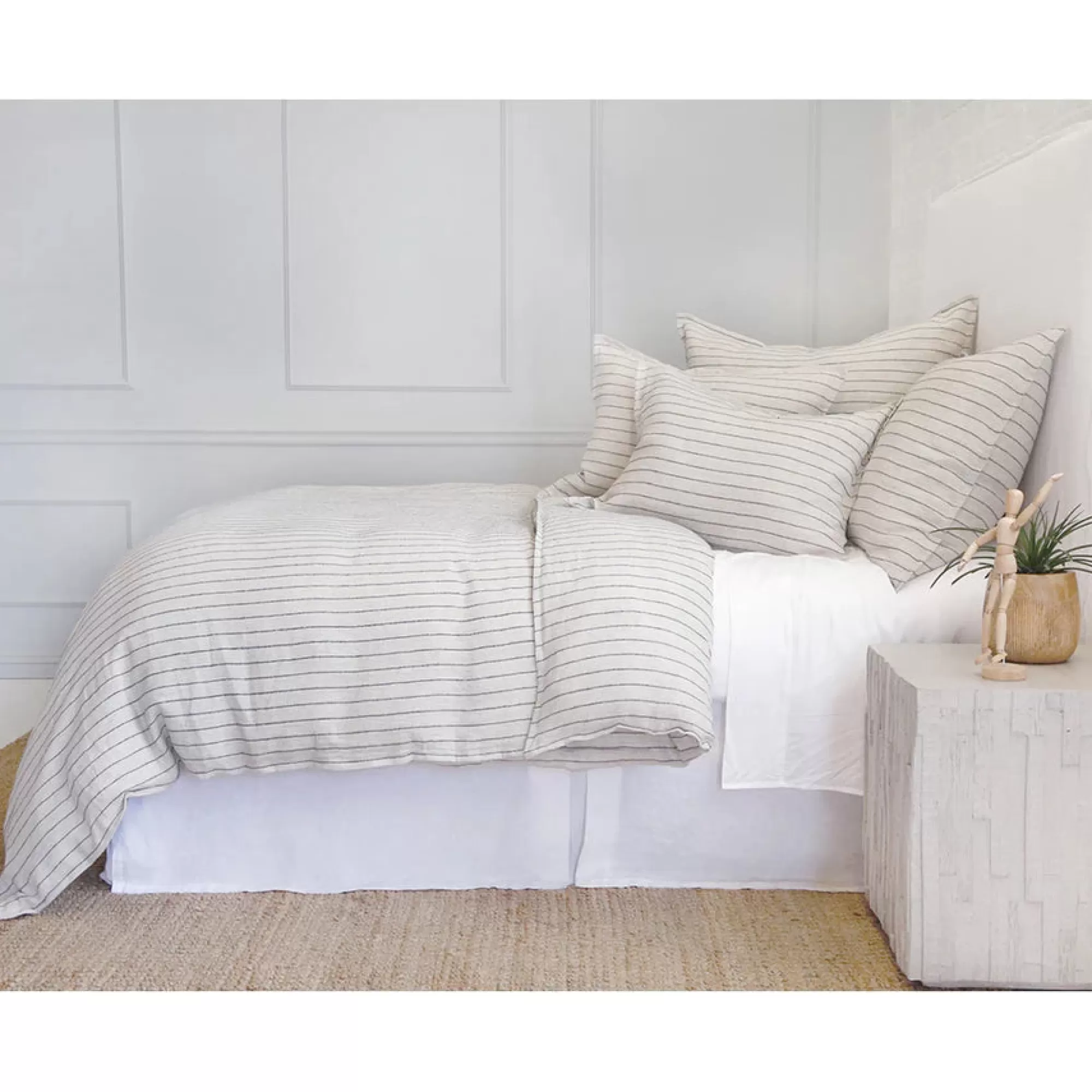 Hot Be Home Blake Queen Duvet, Flax & Midnight