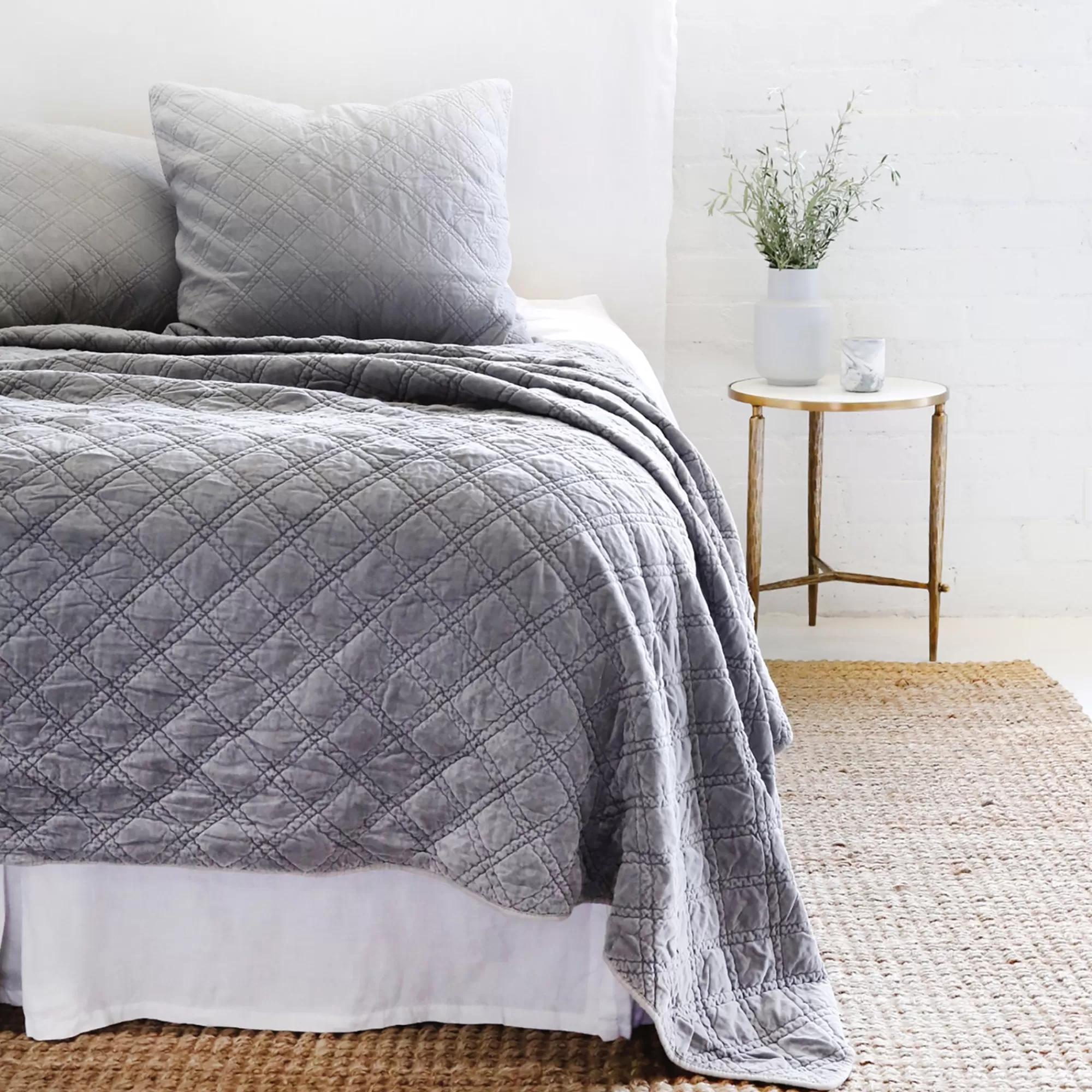Store Be Home Brussels King Coverlet, Ocean
