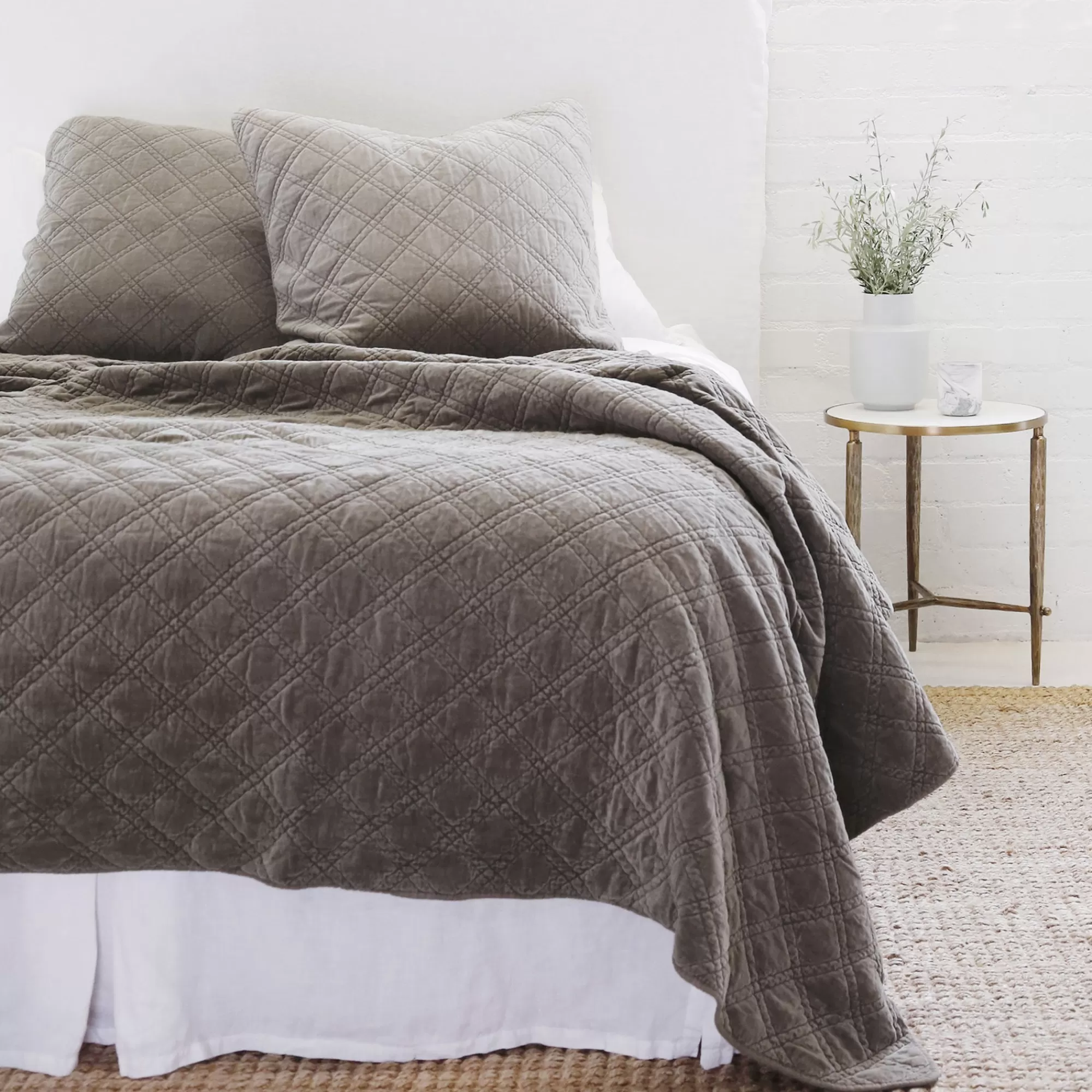 Hot Be Home Brussels King Coverlet, Pewter