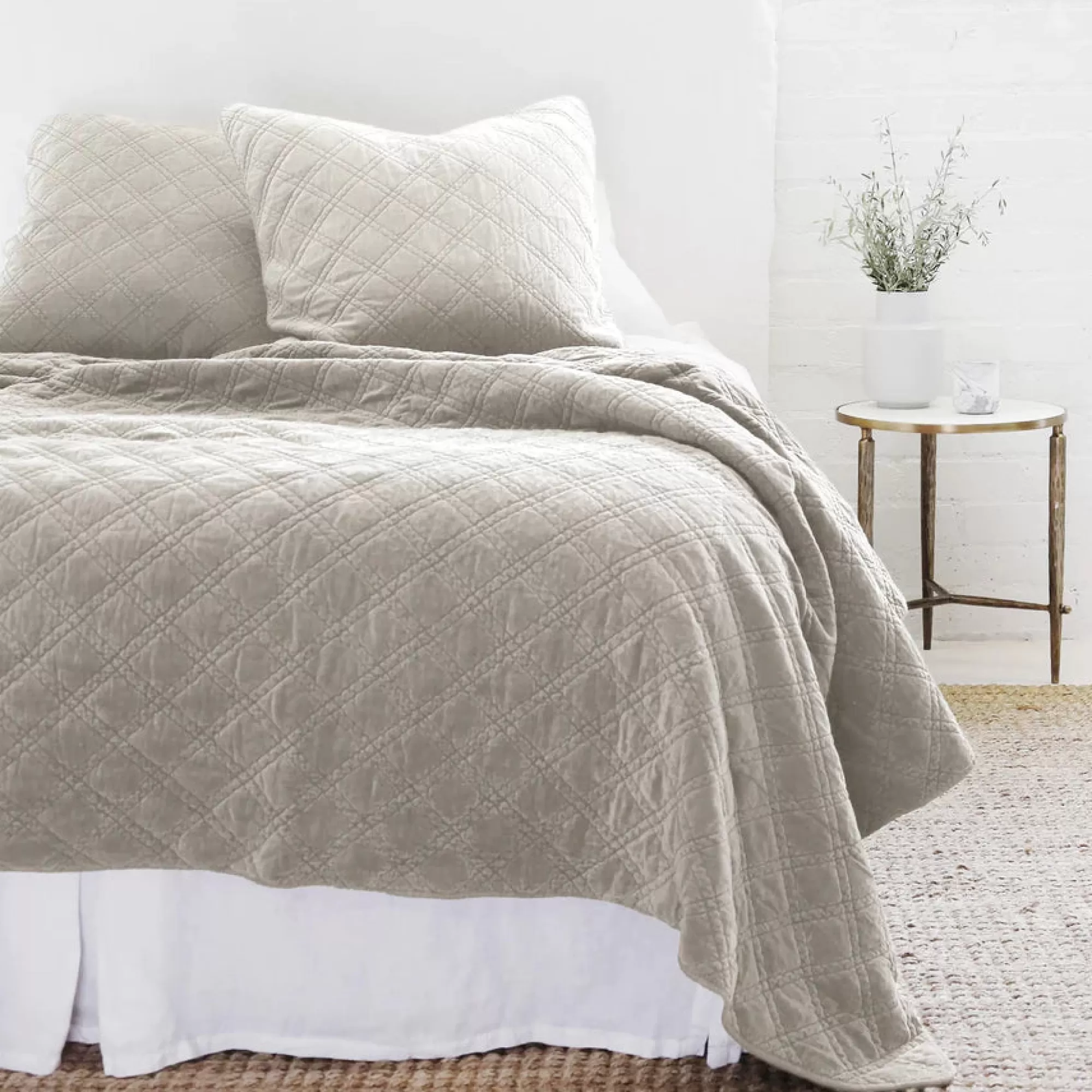 Hot Be Home Brussels King Coverlet, Taupe