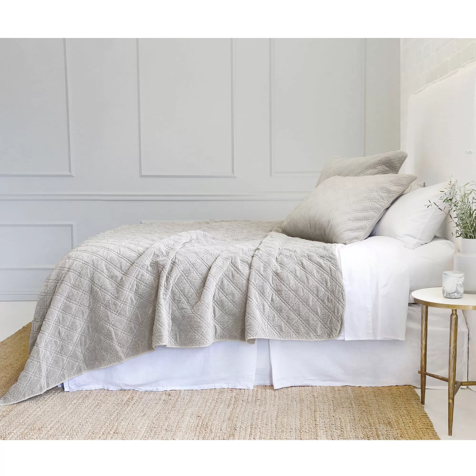 Hot Be Home Brussels King Coverlet, Taupe