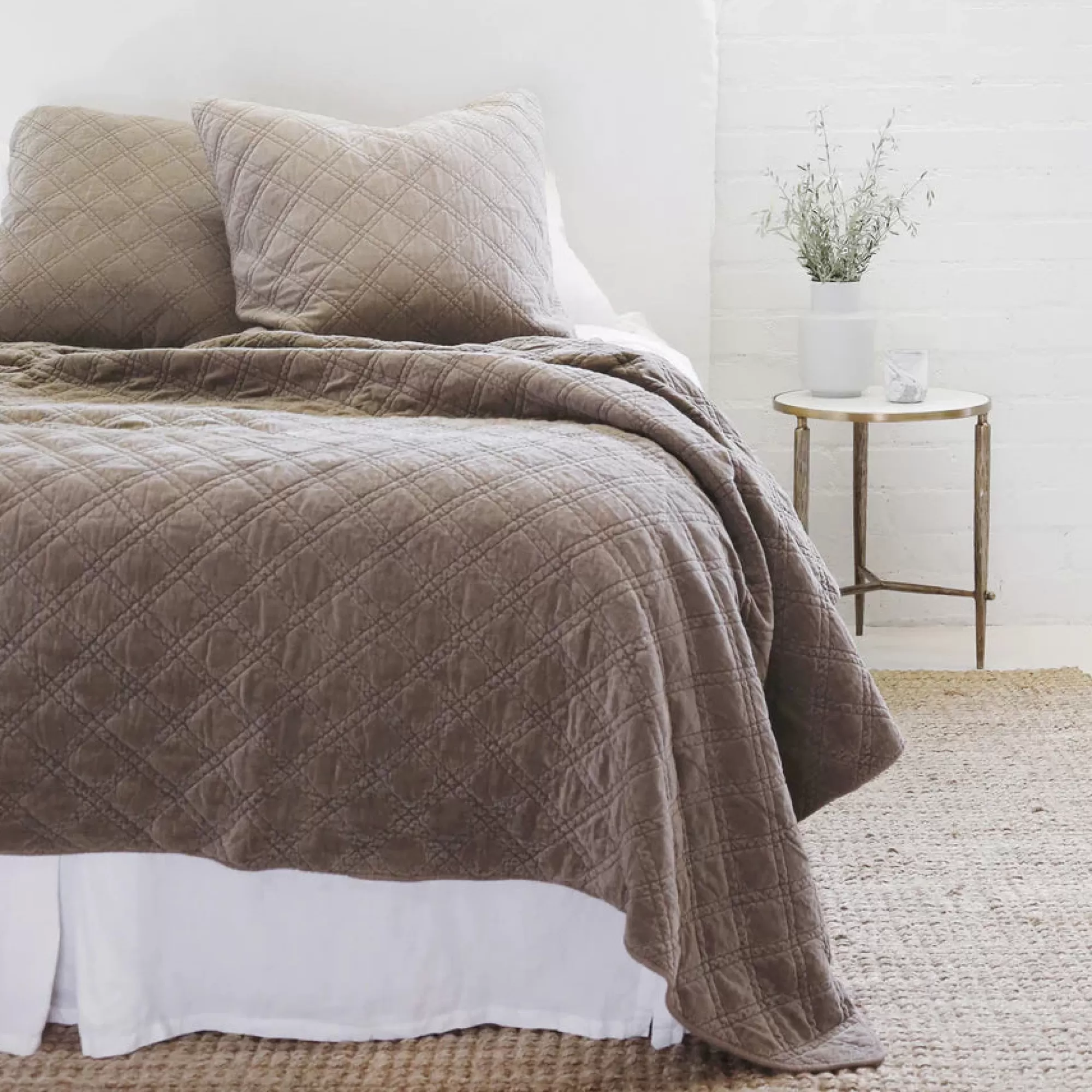 Clearance Be Home Brussels King Coverlet, Walnut