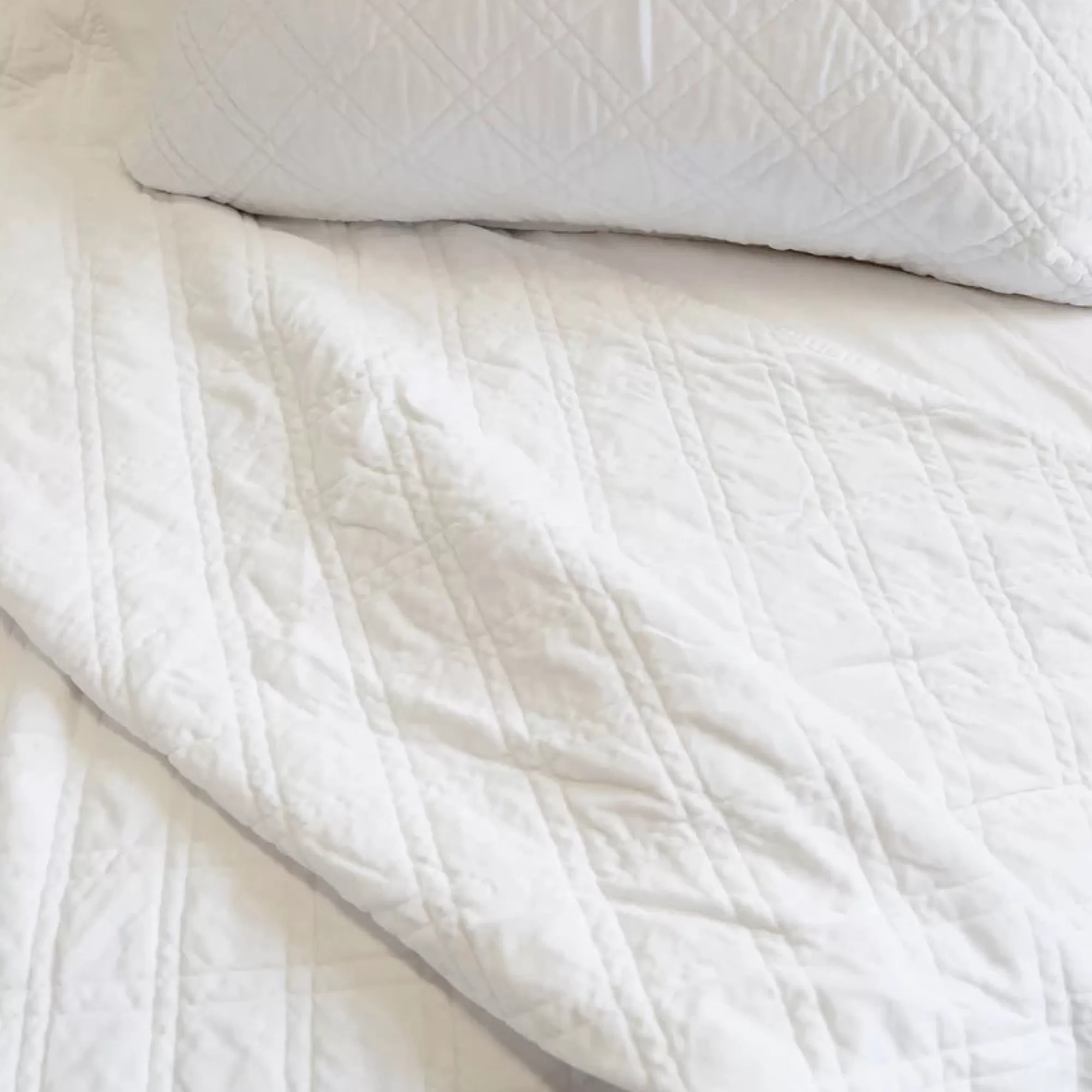 Store Be Home Brussels King Coverlet, White