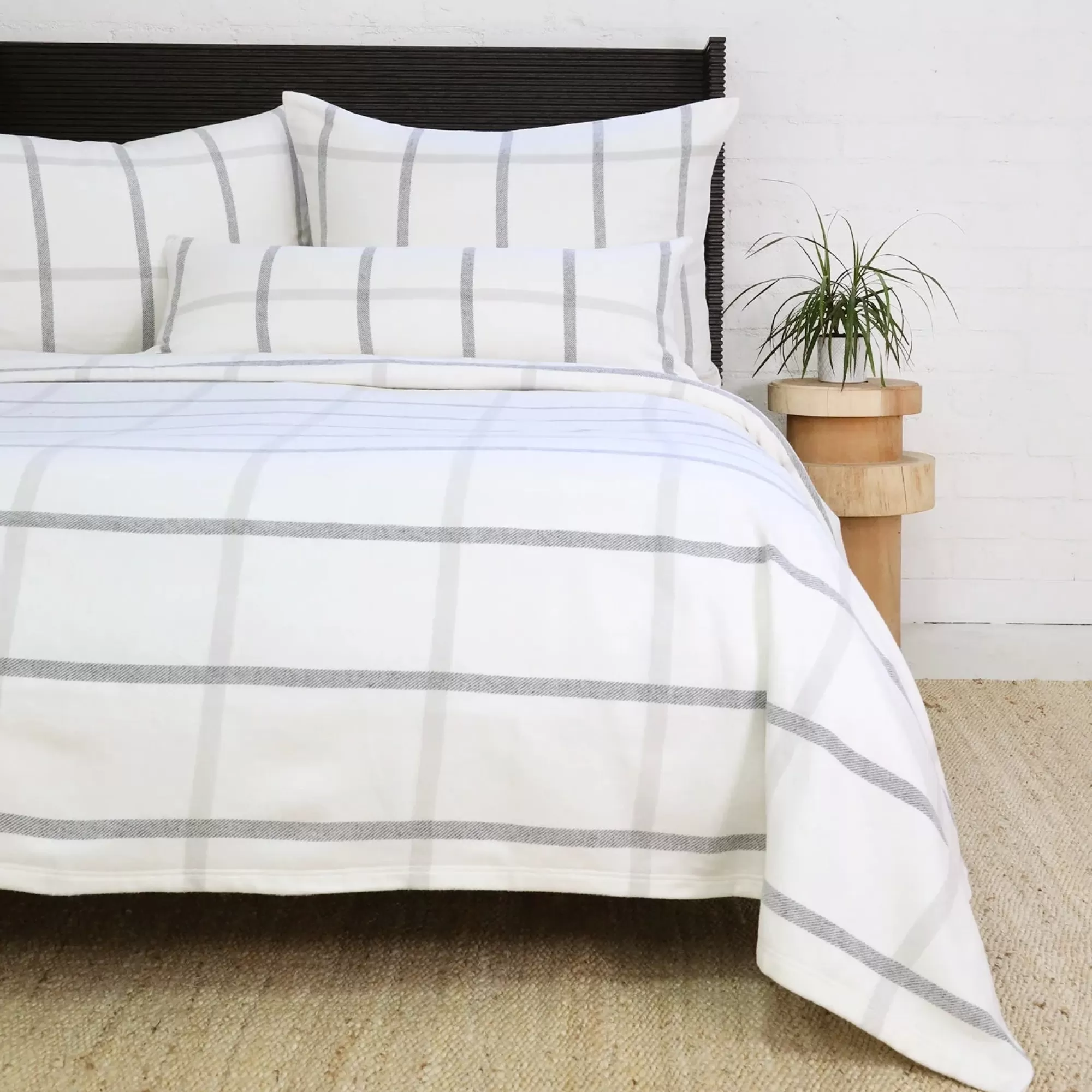 Store Be Home Copenhagen King Blanket, White & Grey