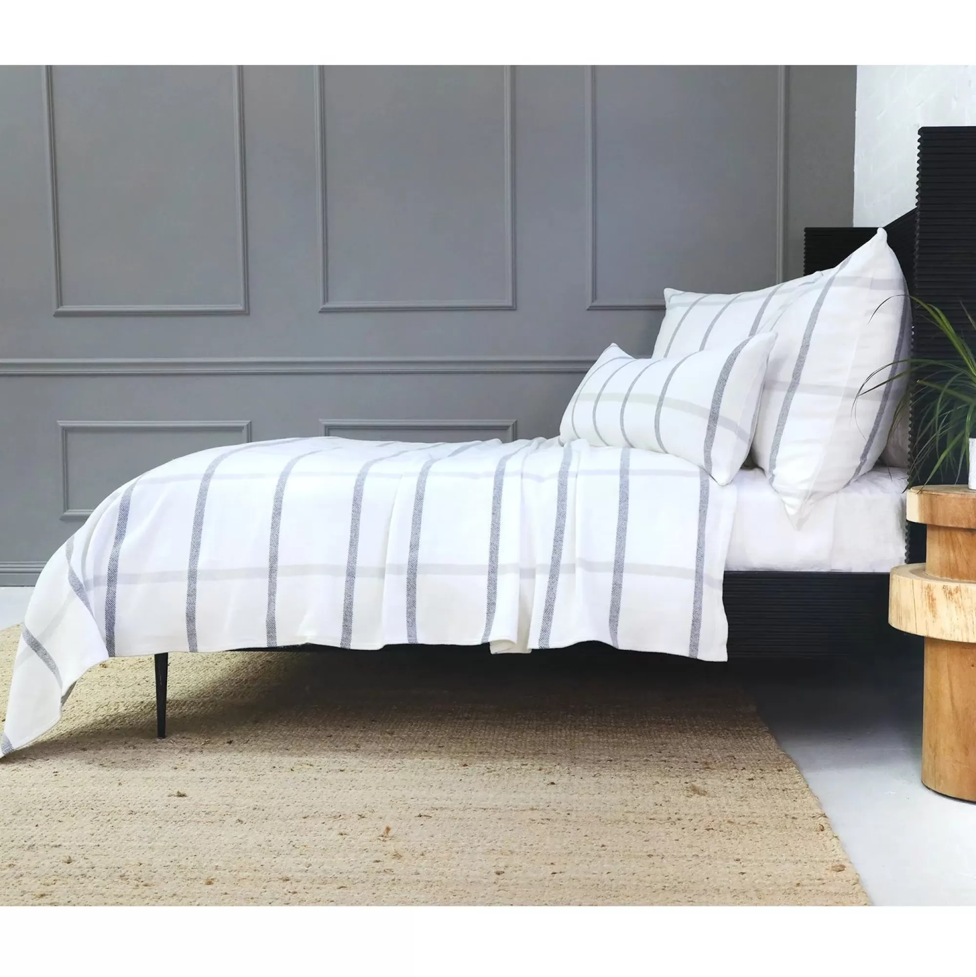 Store Be Home Copenhagen King Blanket, White & Grey