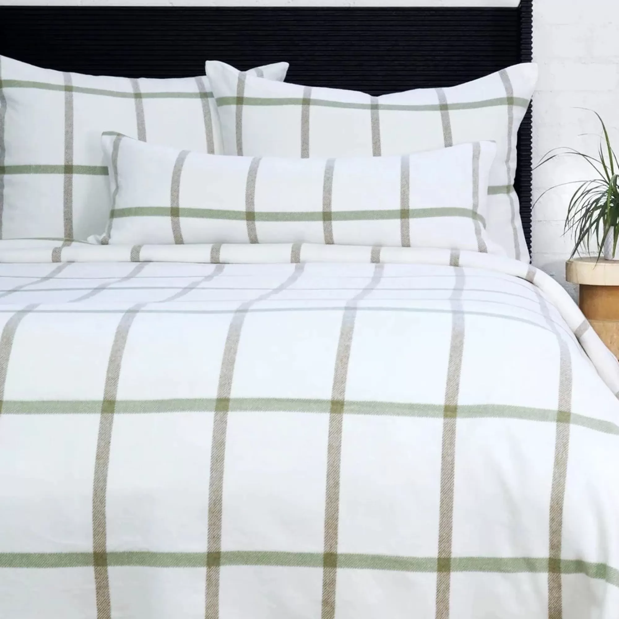 Best Sale Be Home Copenhagen Queen Blanket, White & Olive