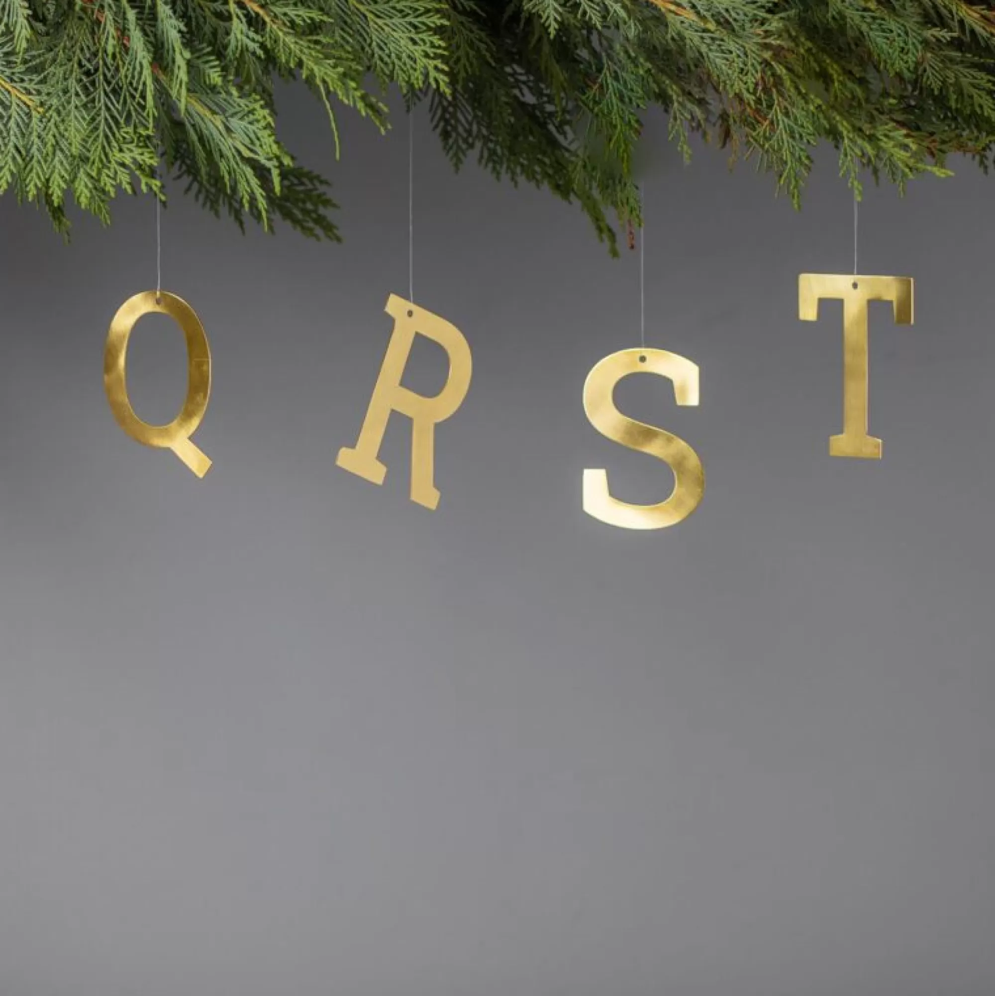 Store Be Home Gold Letter Ornament, Q