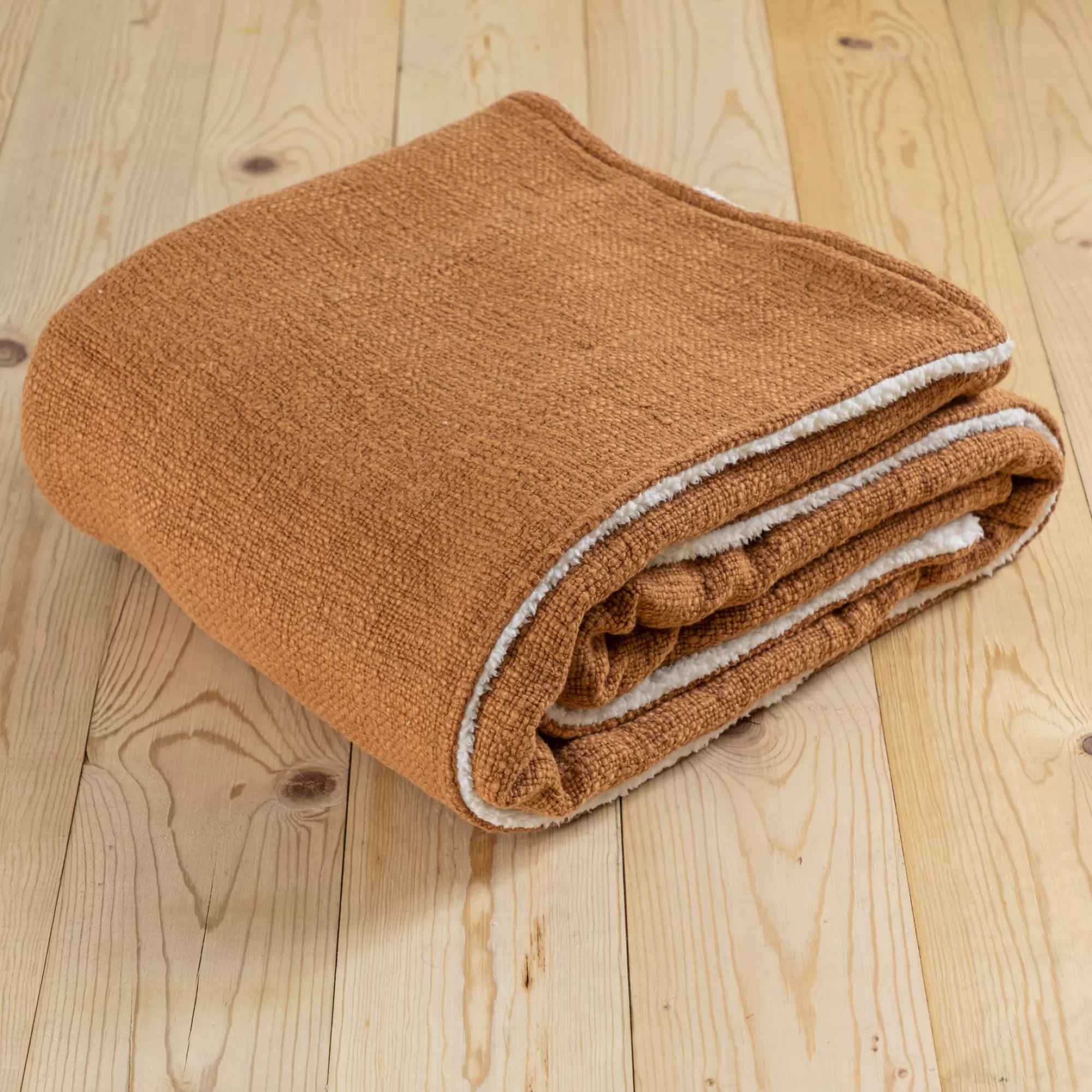Outlet Be Home Humboldt Throw, Amber