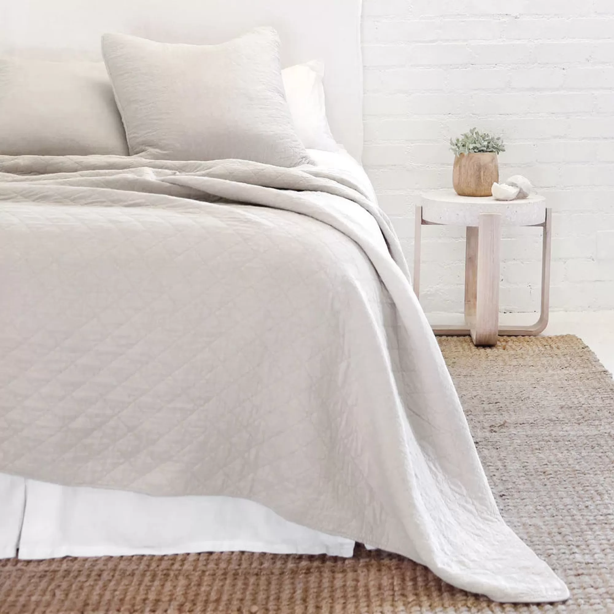 Outlet Be Home Huntington King Coverlet, Taupe