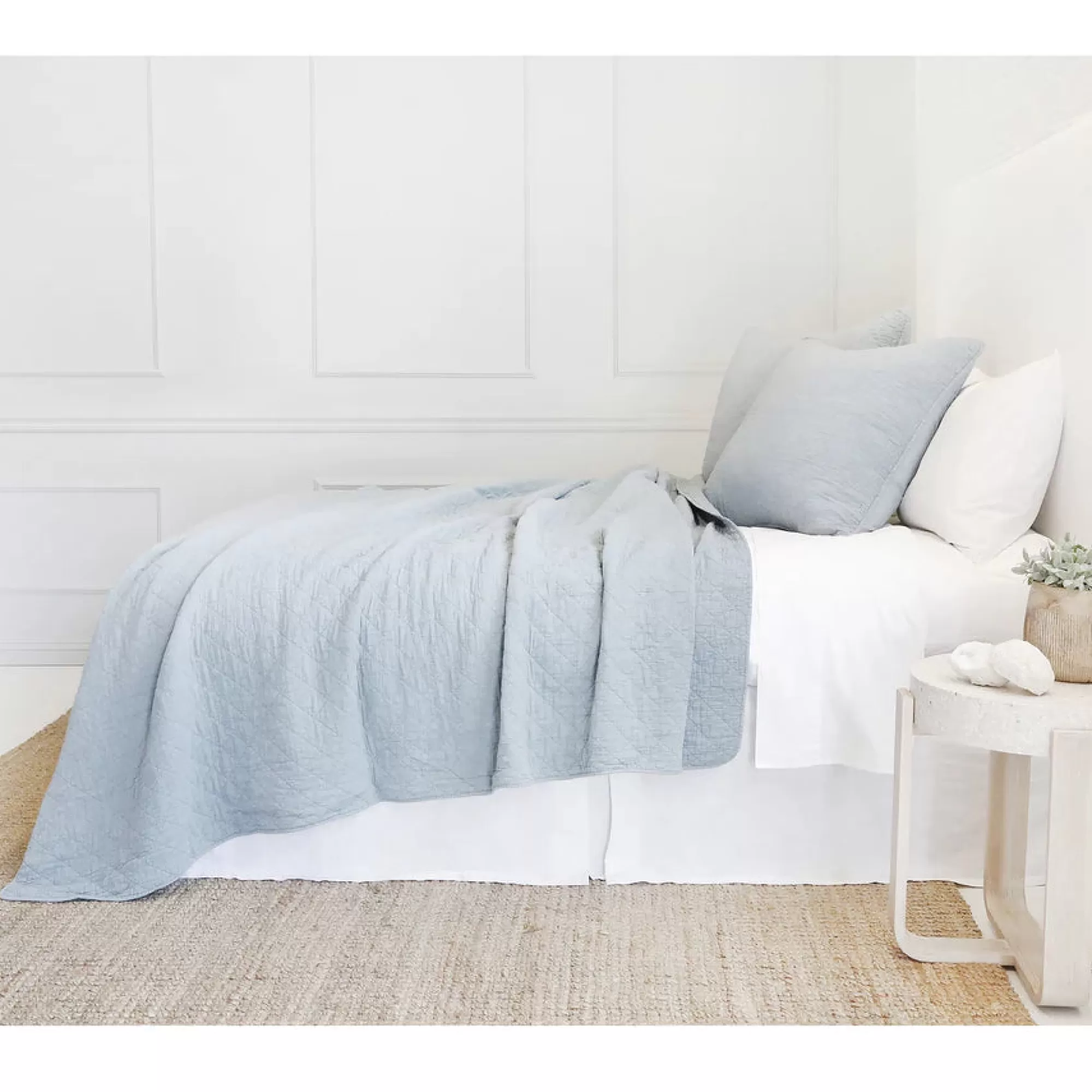 Hot Be Home Huntington Queen Coverlet, Dusty Blue
