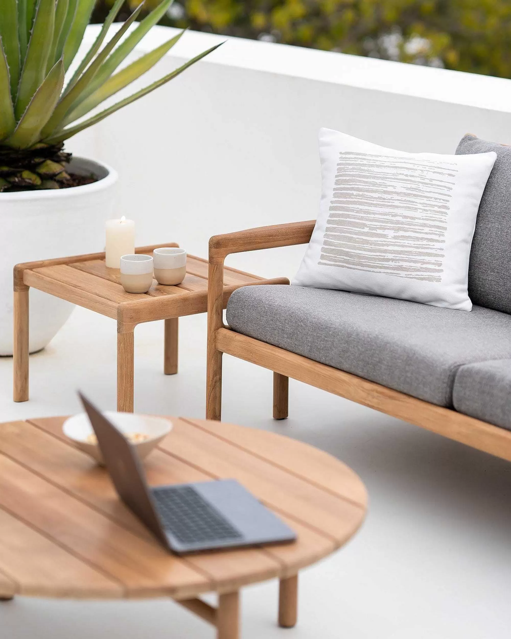 Be Home Outdoor Lounge Furniture<Jack Solid Teak Outdoor 2 Seater Sofa, Mocha Fabric