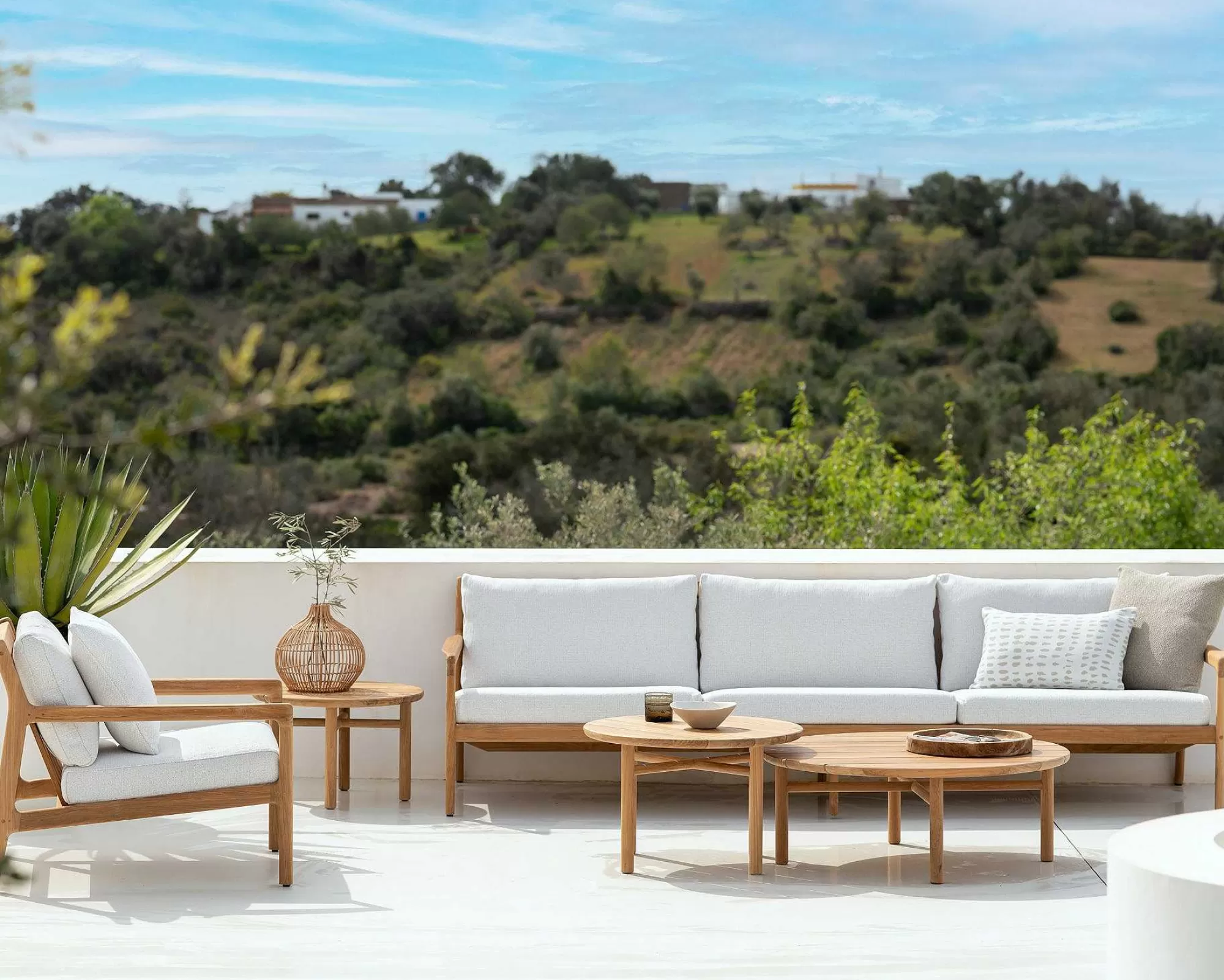 Be Home Outdoor Lounge Furniture<Jack Solid Teak Outdoor 3 Seater Sofa, Off White Fabric