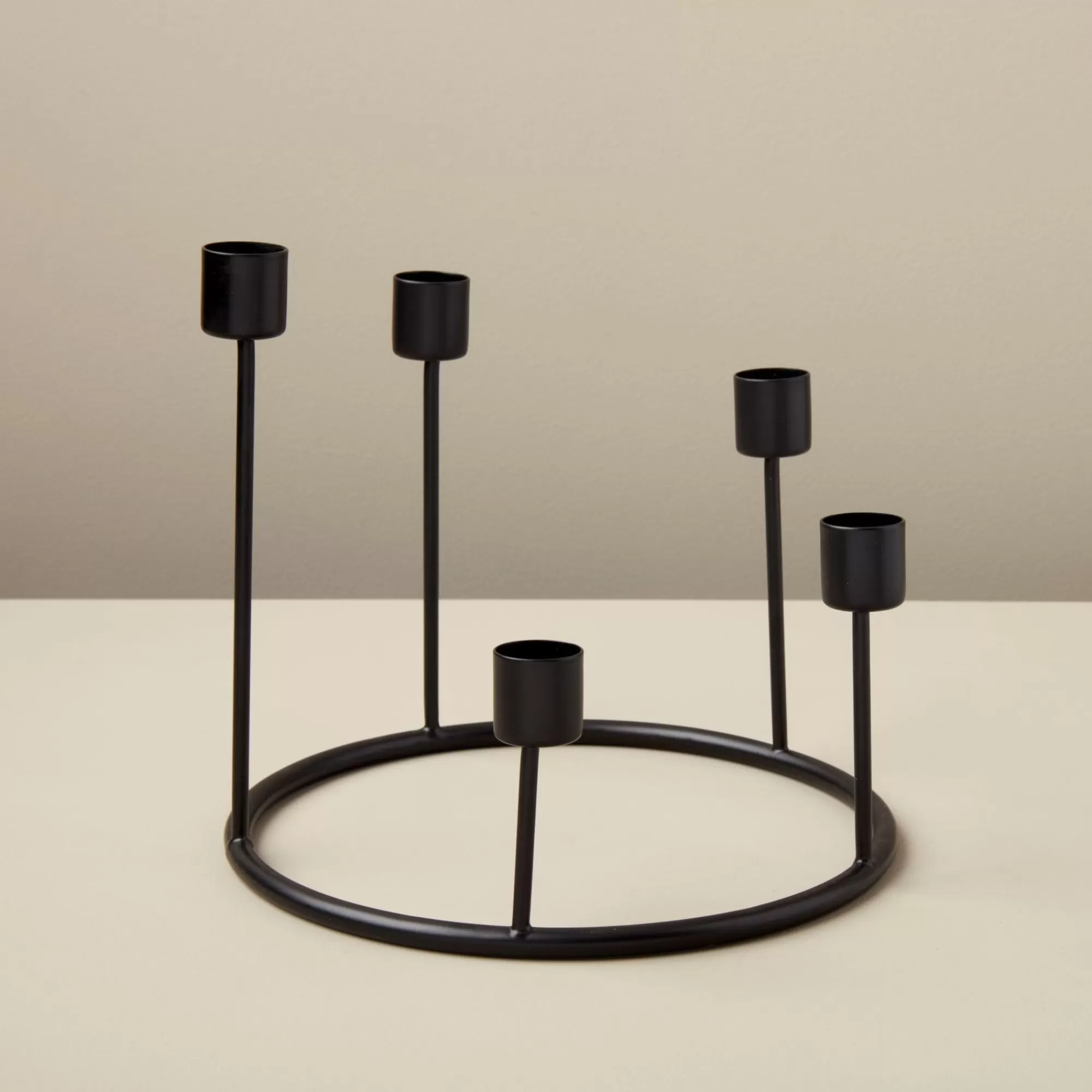 Hot Be Home Kent Black Candlestick Wreath, Small