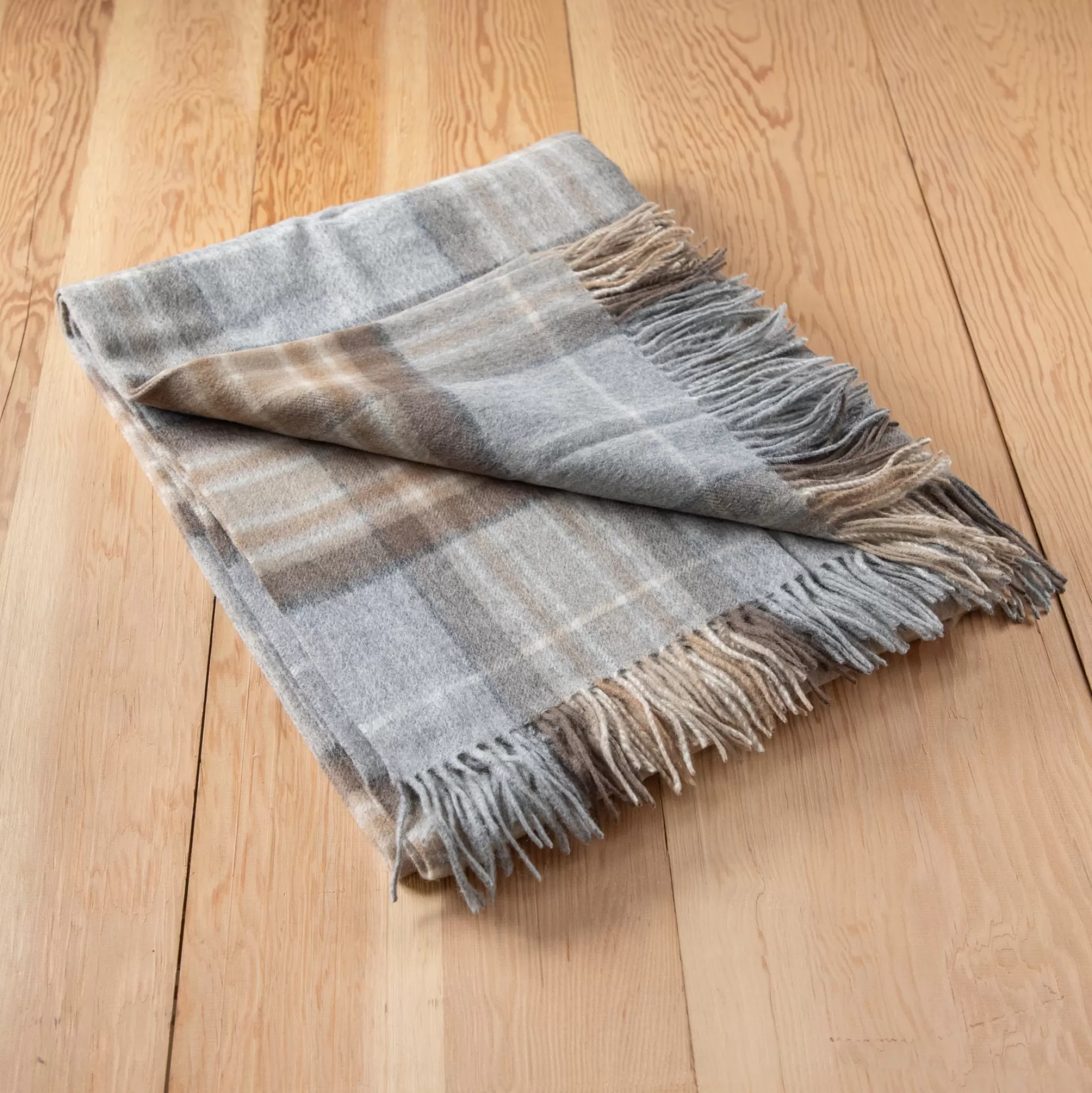 Outlet Be Home Lambswool Blanket in Mackellar Tartan
