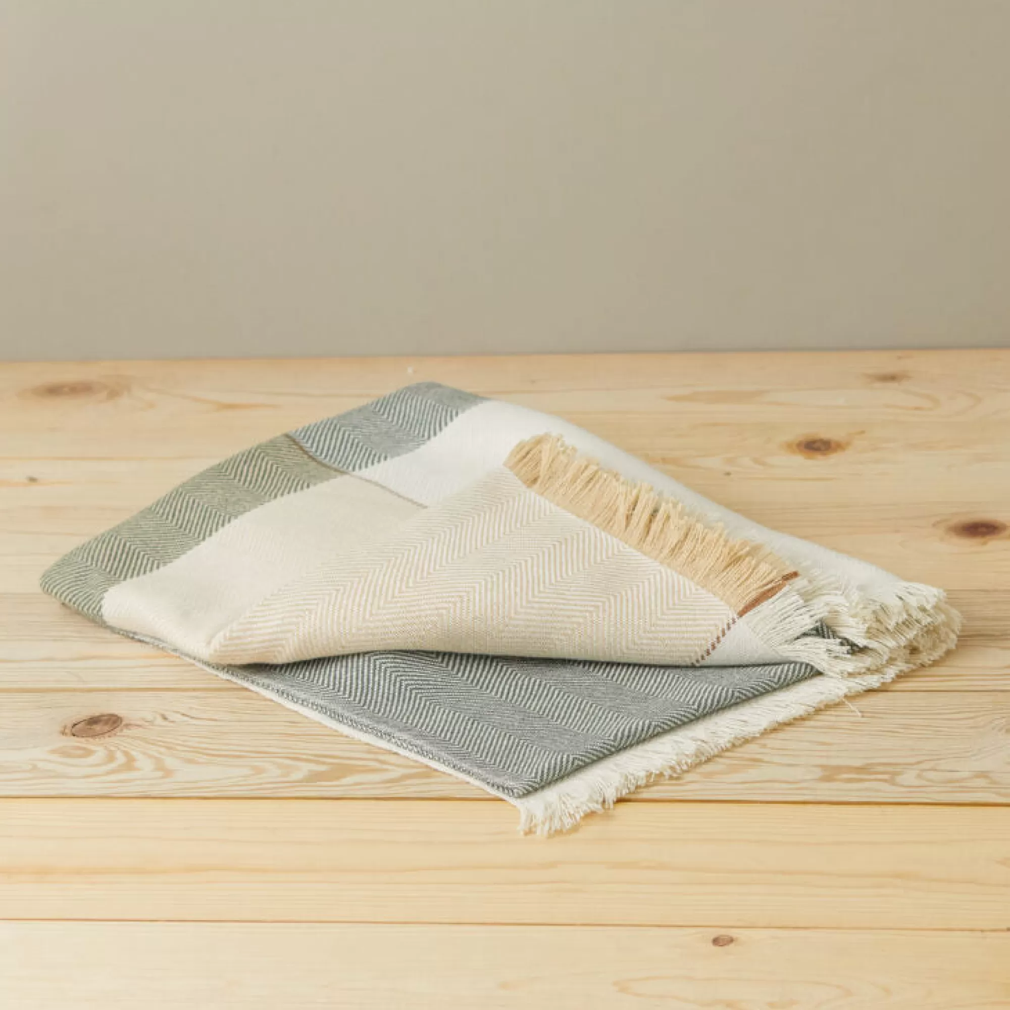 Cheap Be Home Miraflor Throw, Alpine