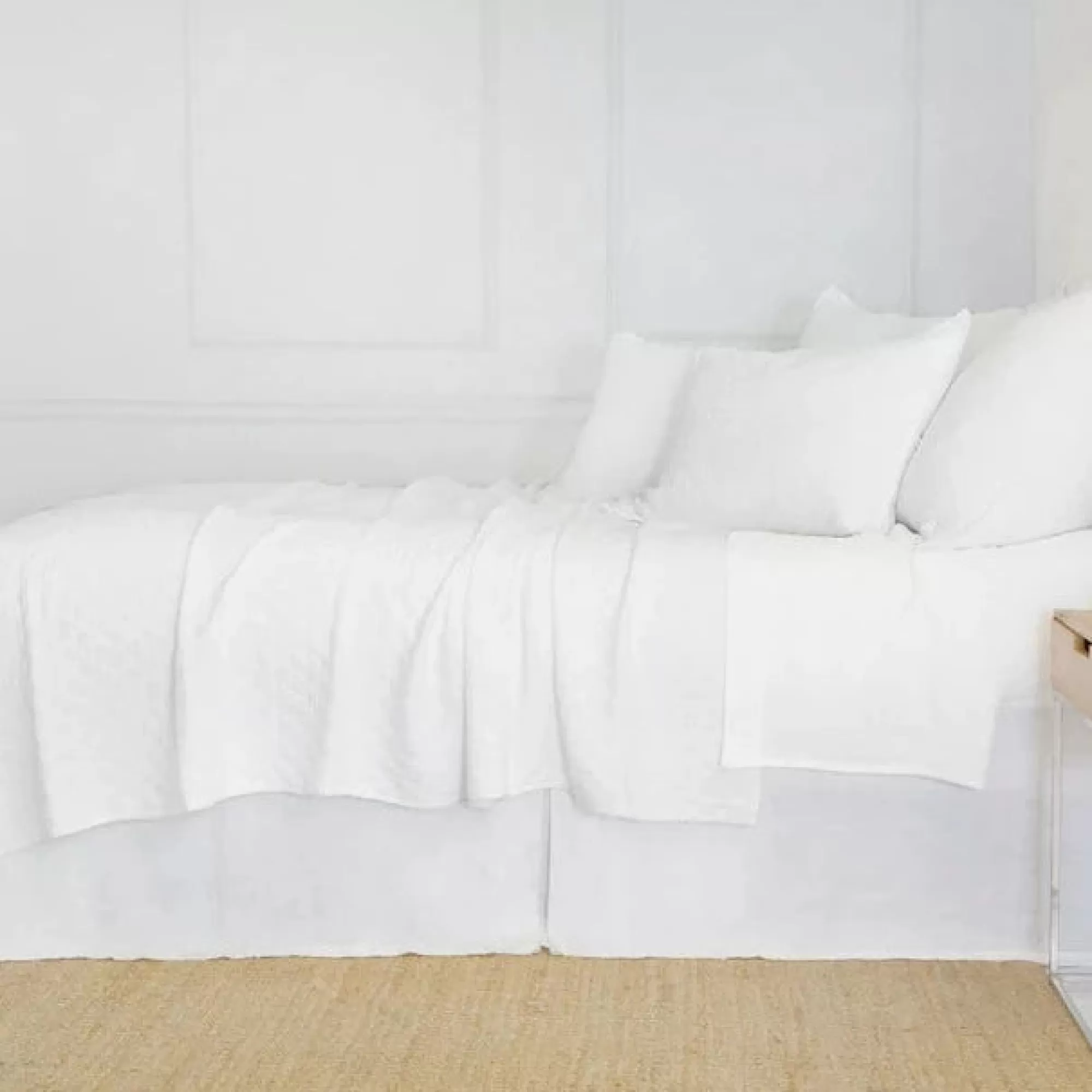 Store Be Home Ojai King Matelassé, White