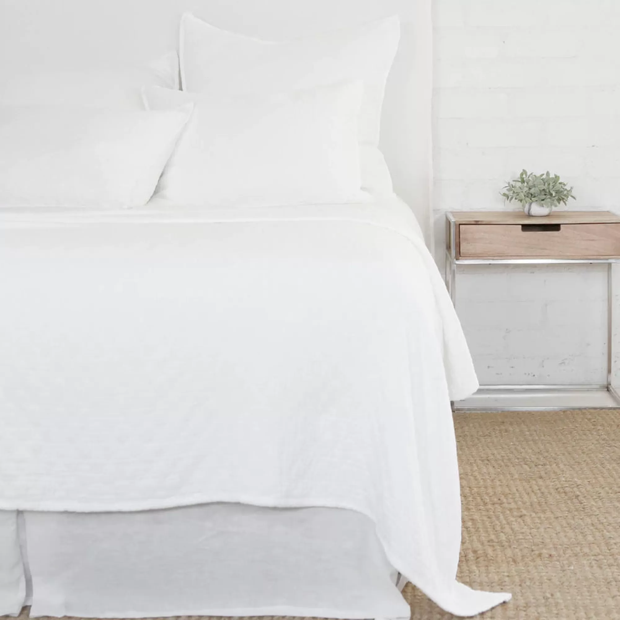 Store Be Home Ojai King Matelassé, White