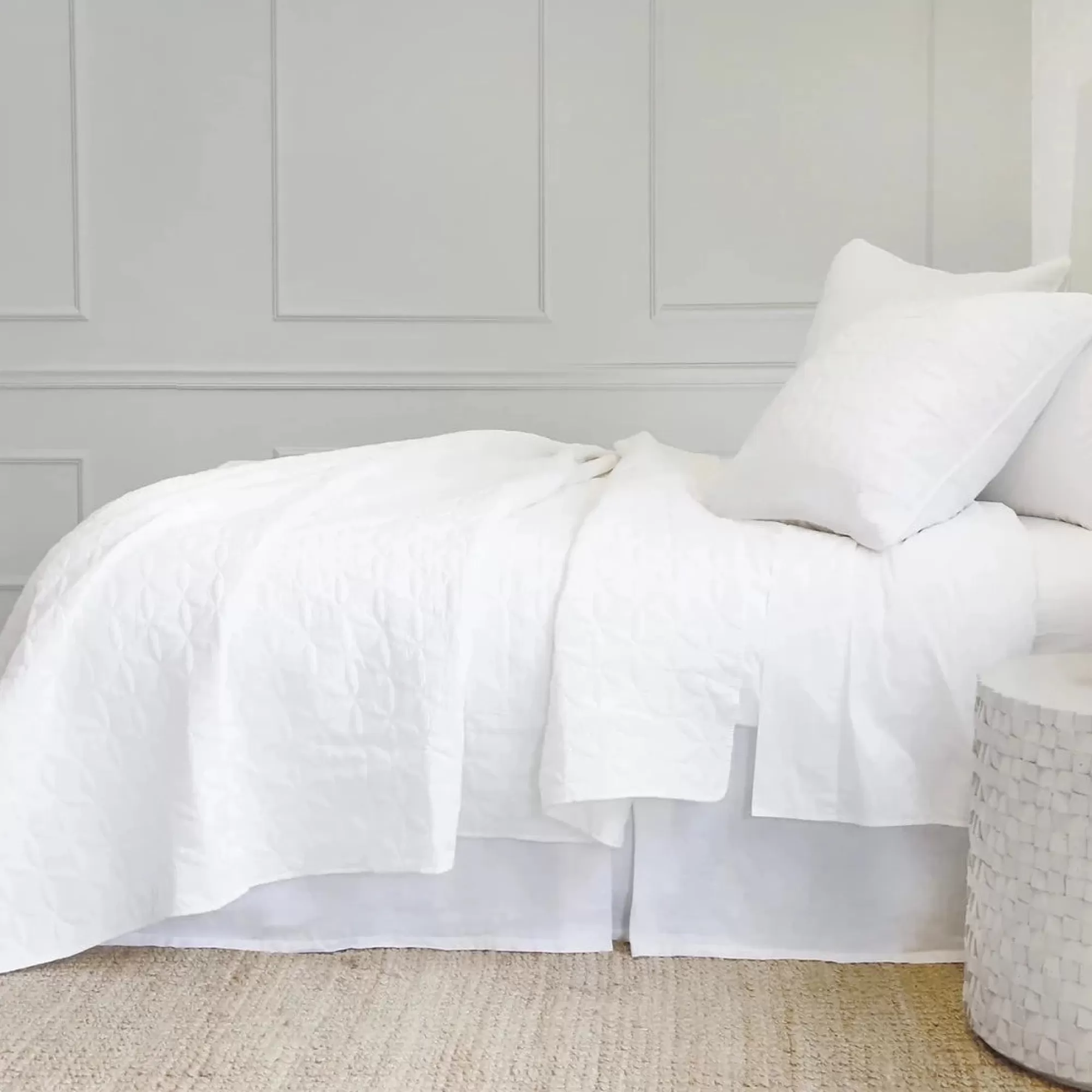 Fashion Be Home Oslo Queen Coverlet, White