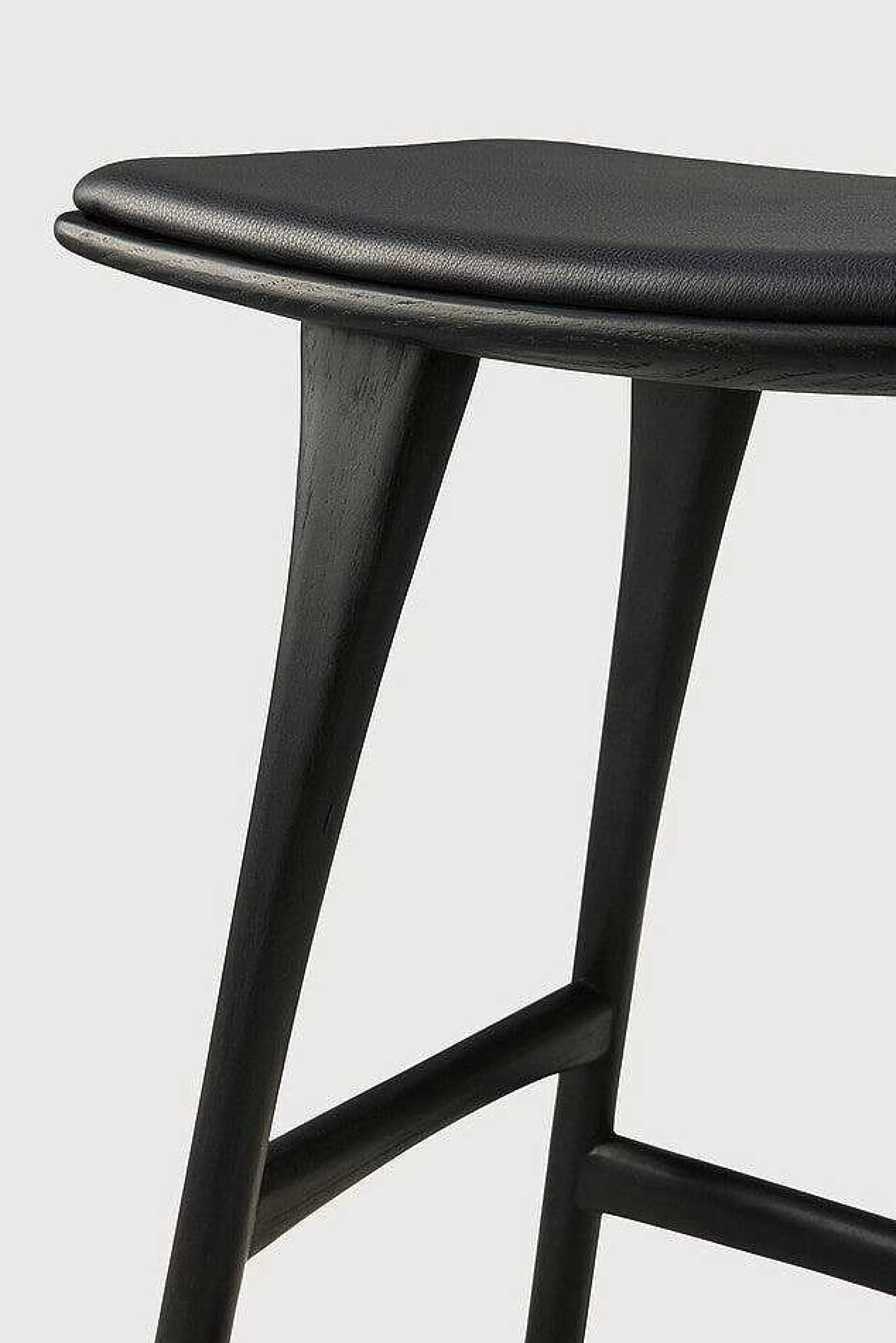 Be Home Stools<Osso Counter Stool, Varnished Oak, Black with Black Leather Seat