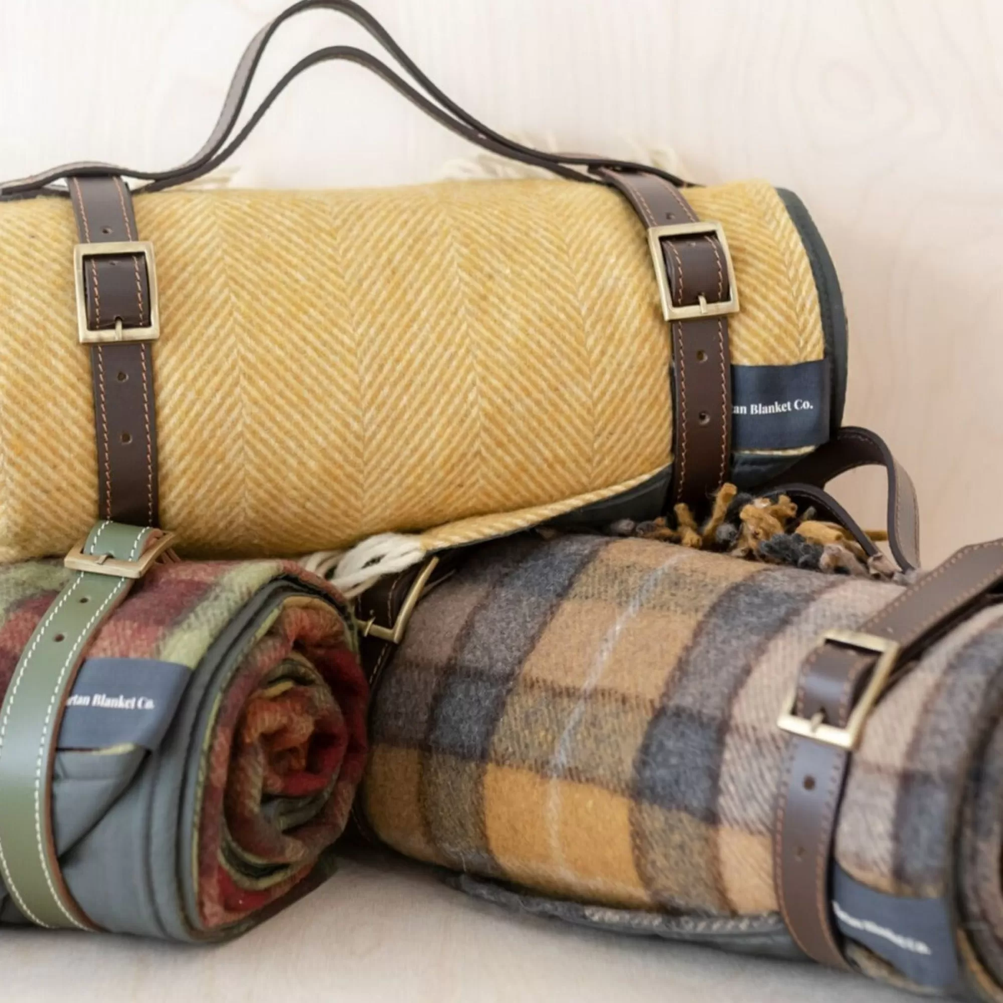 Store Be Home Recycled Wool Waterproof Picnic Blanket in Buchanan Natural Tartan - B