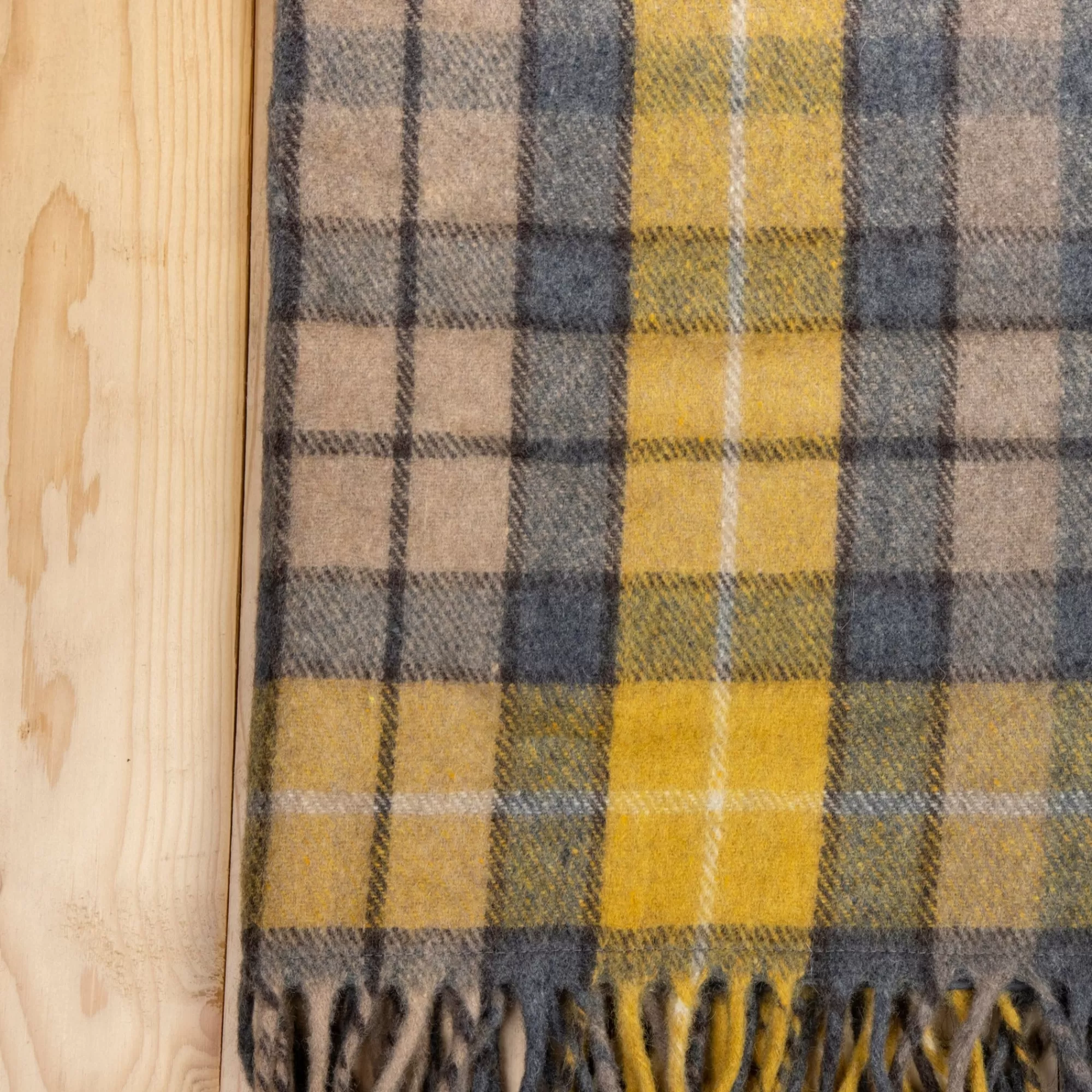 Store Be Home Recycled Wool Waterproof Picnic Blanket in Buchanan Natural Tartan - B