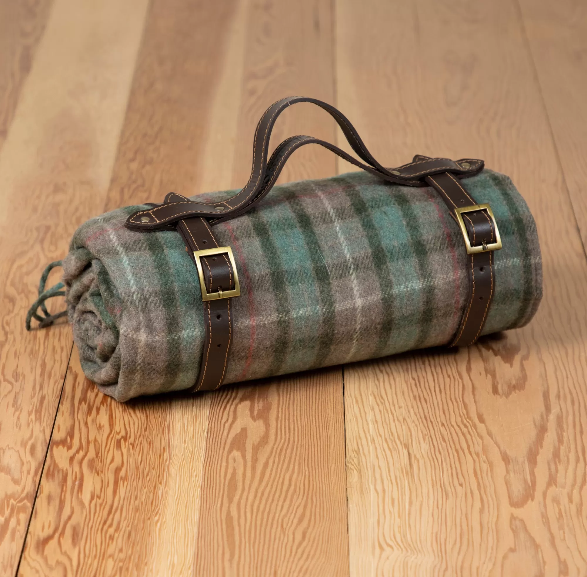 Hot Be Home Recycled Wool Waterproof Picnic Blanket in Fraser Hunting Weathered Ta