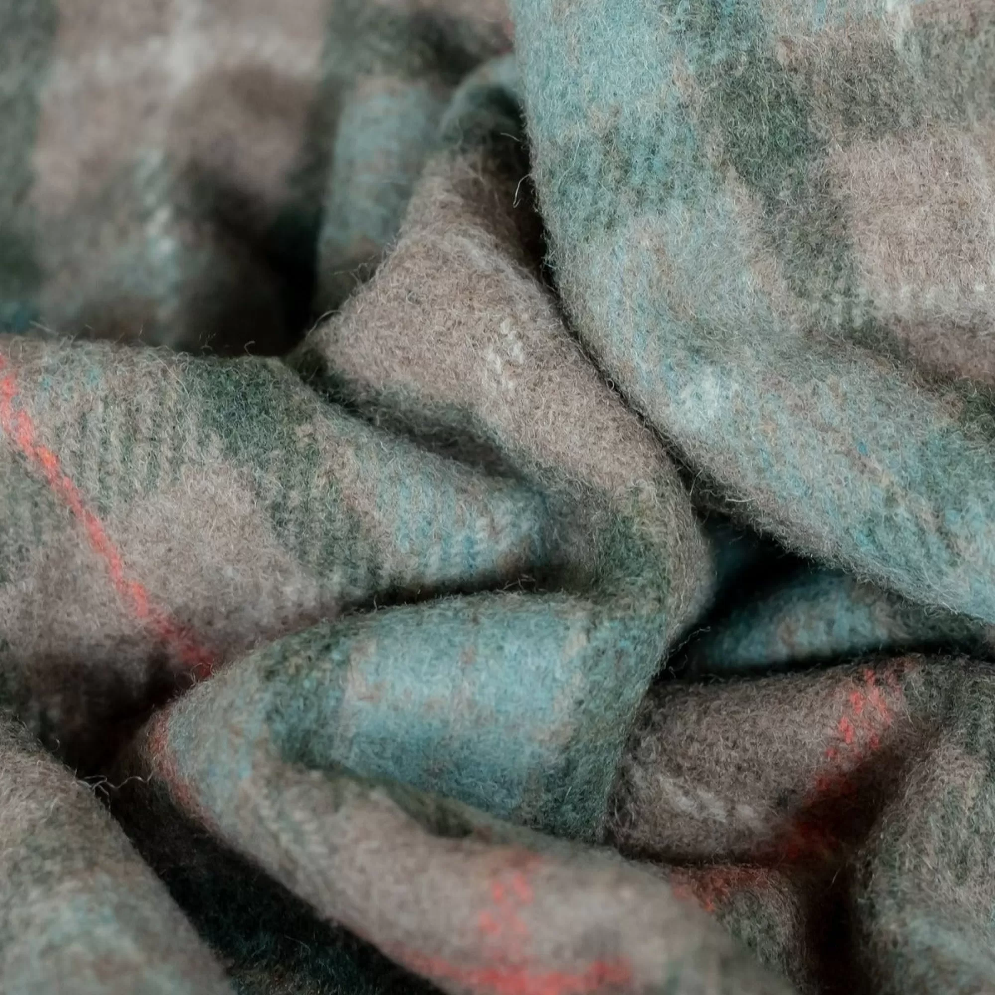 Hot Be Home Recycled Wool Waterproof Picnic Blanket in Fraser Hunting Weathered Ta