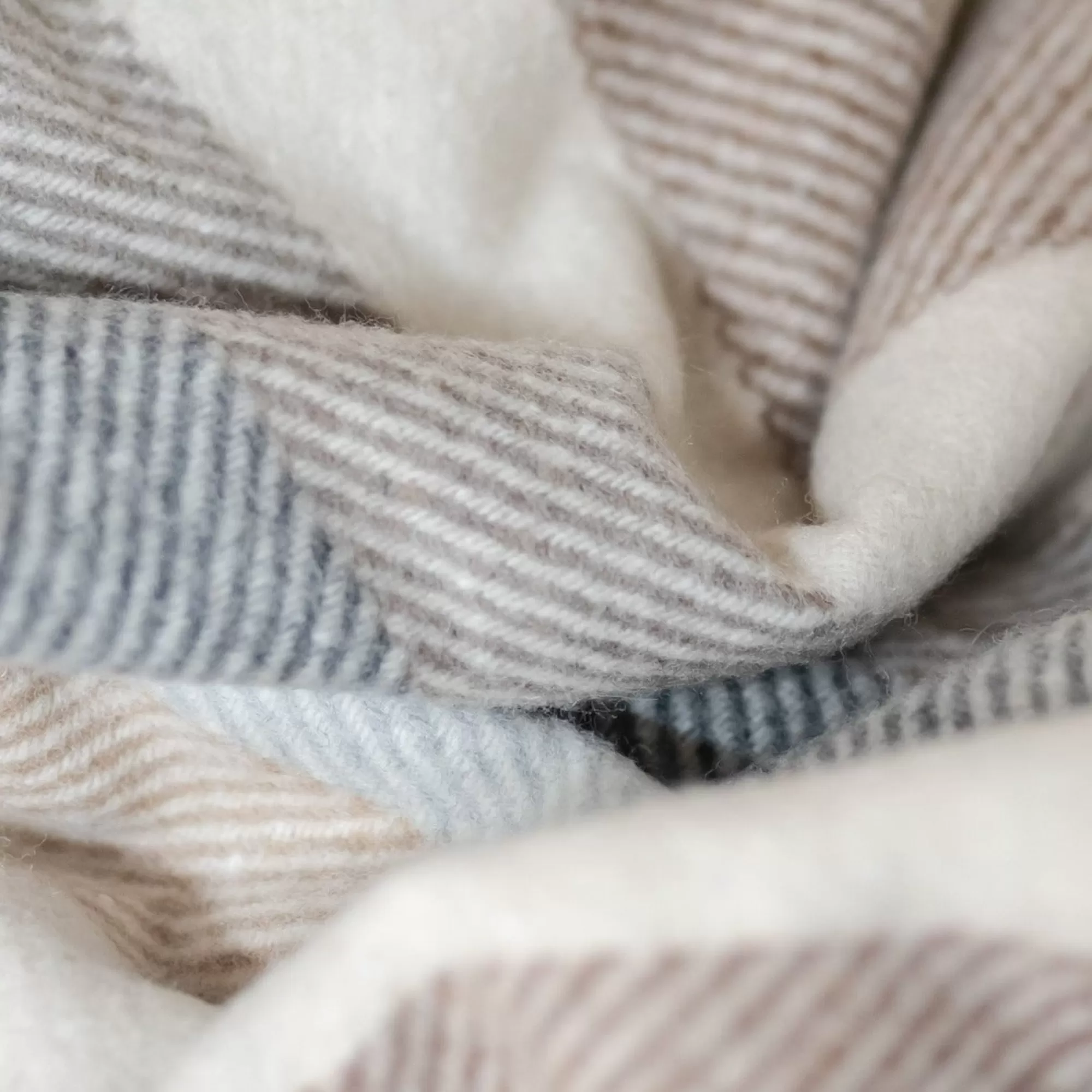 Store Be Home Recycled Wool Waterproof Picnic Blanket in Neutral Stripe - Brown Leat