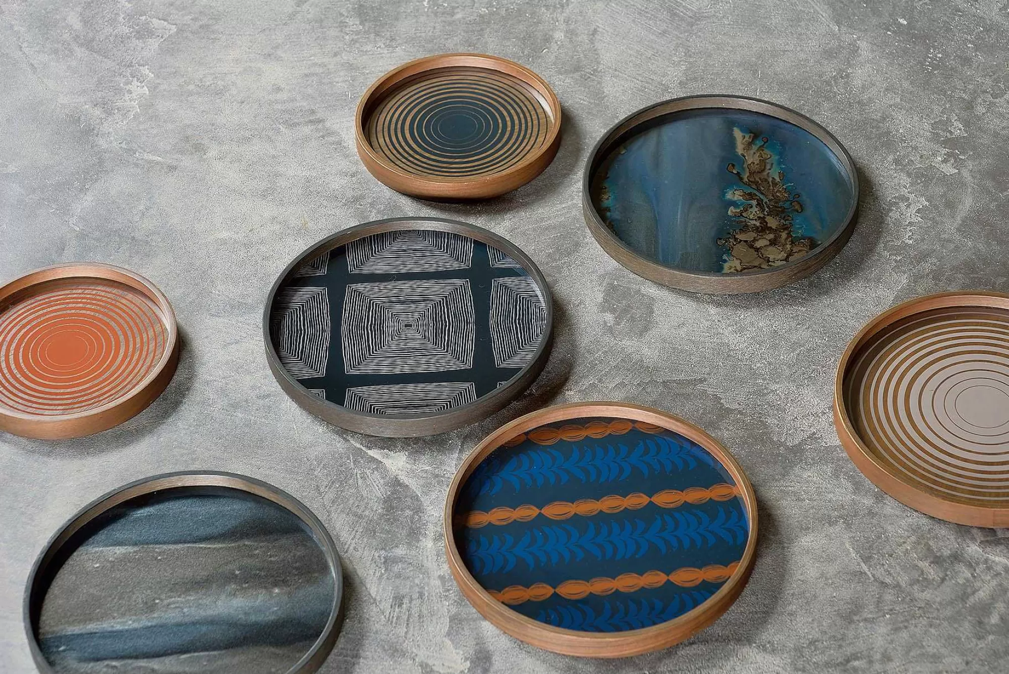 Be Home Trays<Round Glass Organic Valet Tray, Slate
