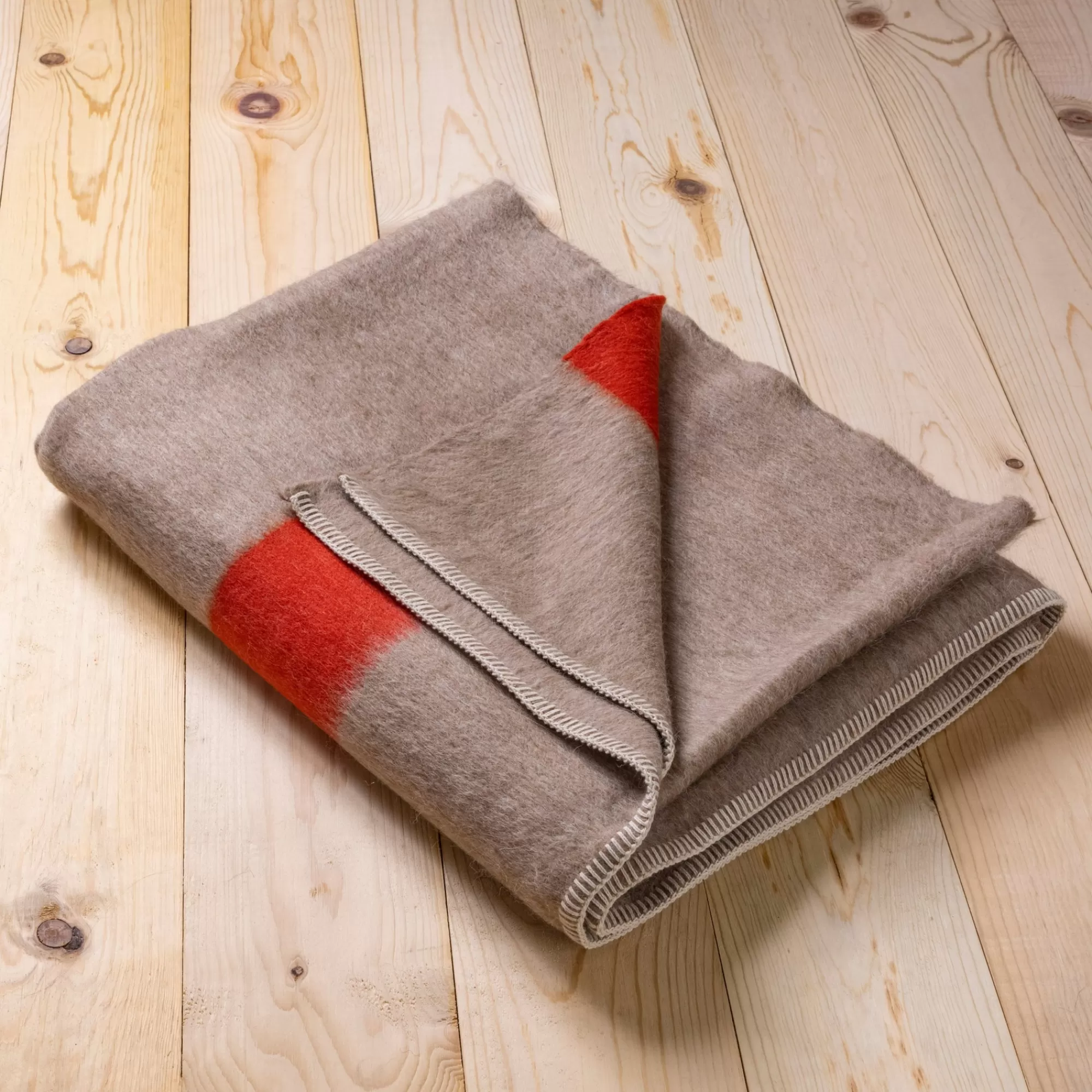 Store Be Home Siempre Blanket, Sand with Red Stripe