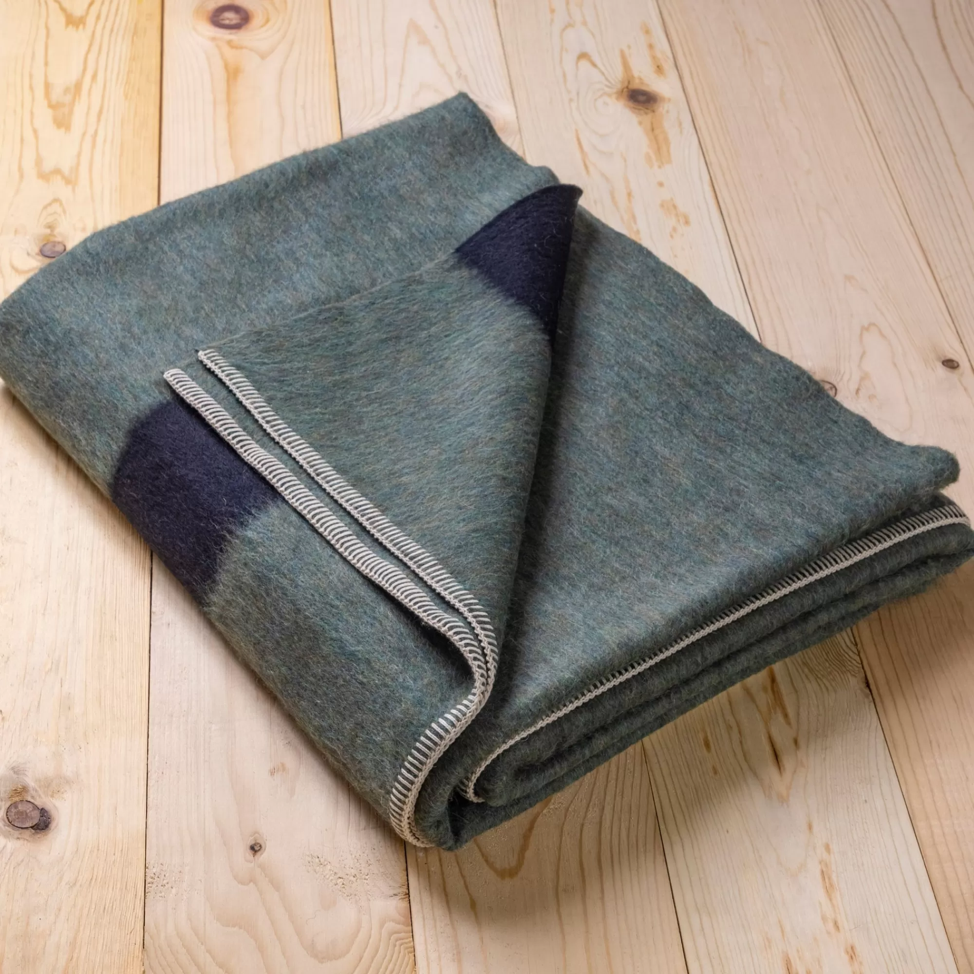 Flash Sale Be Home Siempre Blanket, Surplus with Black Stripe