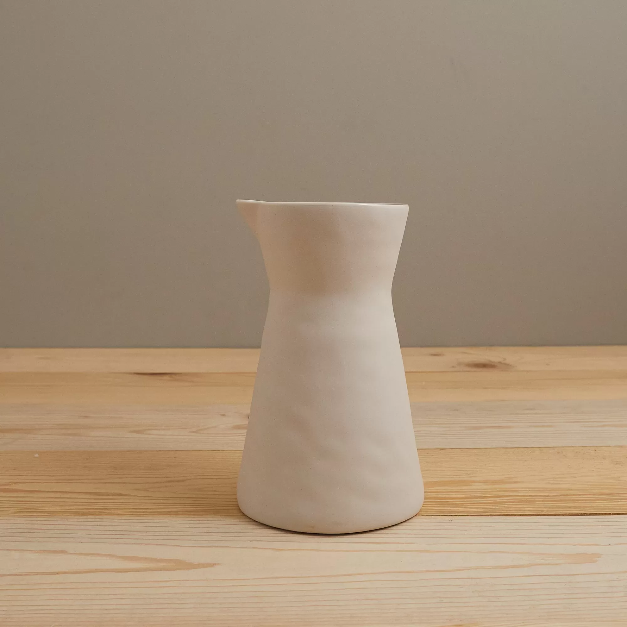 Store Be Home Tam Stoneware Carafe, Pearl