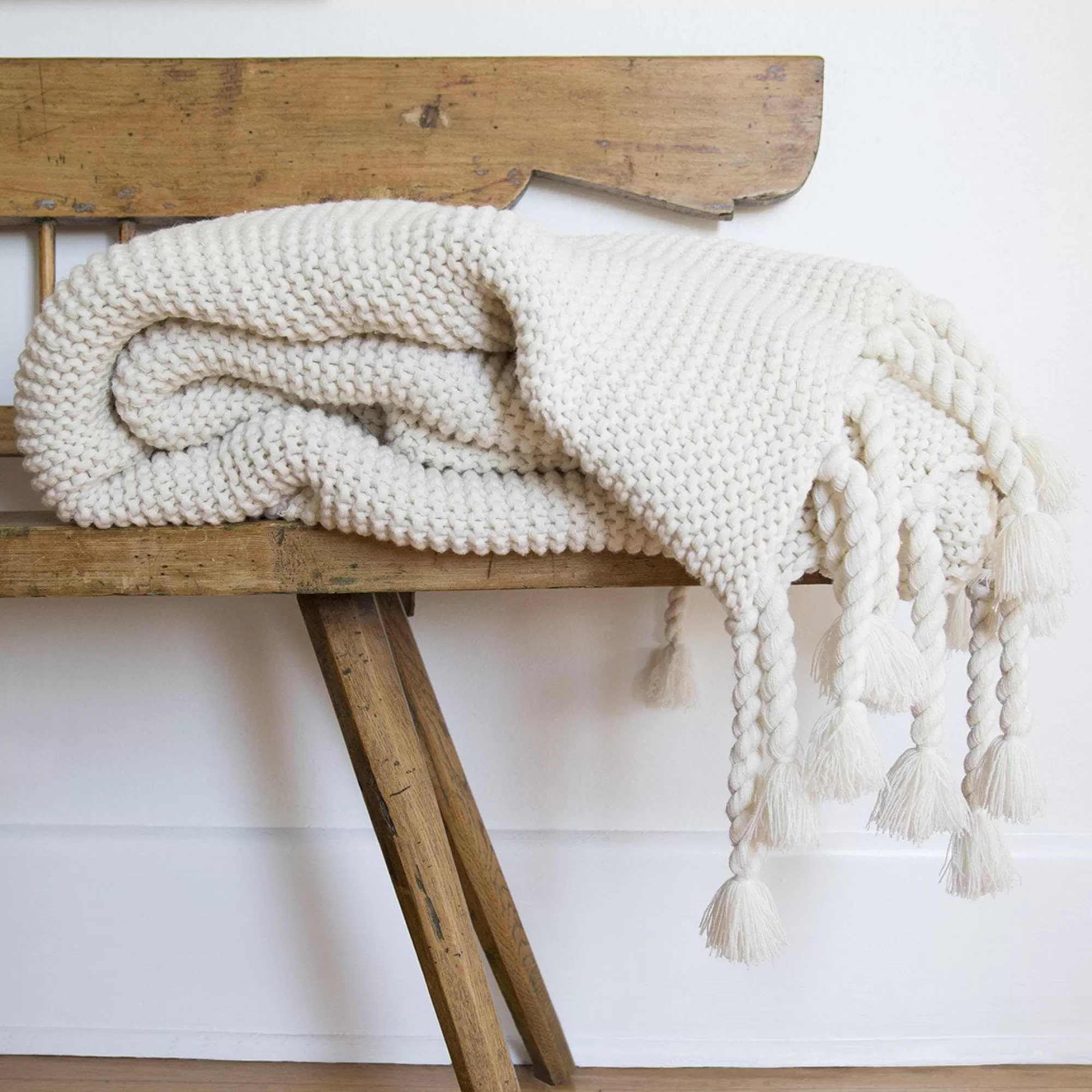 Outlet Be Home Trestles Oversized Throw, Antique White