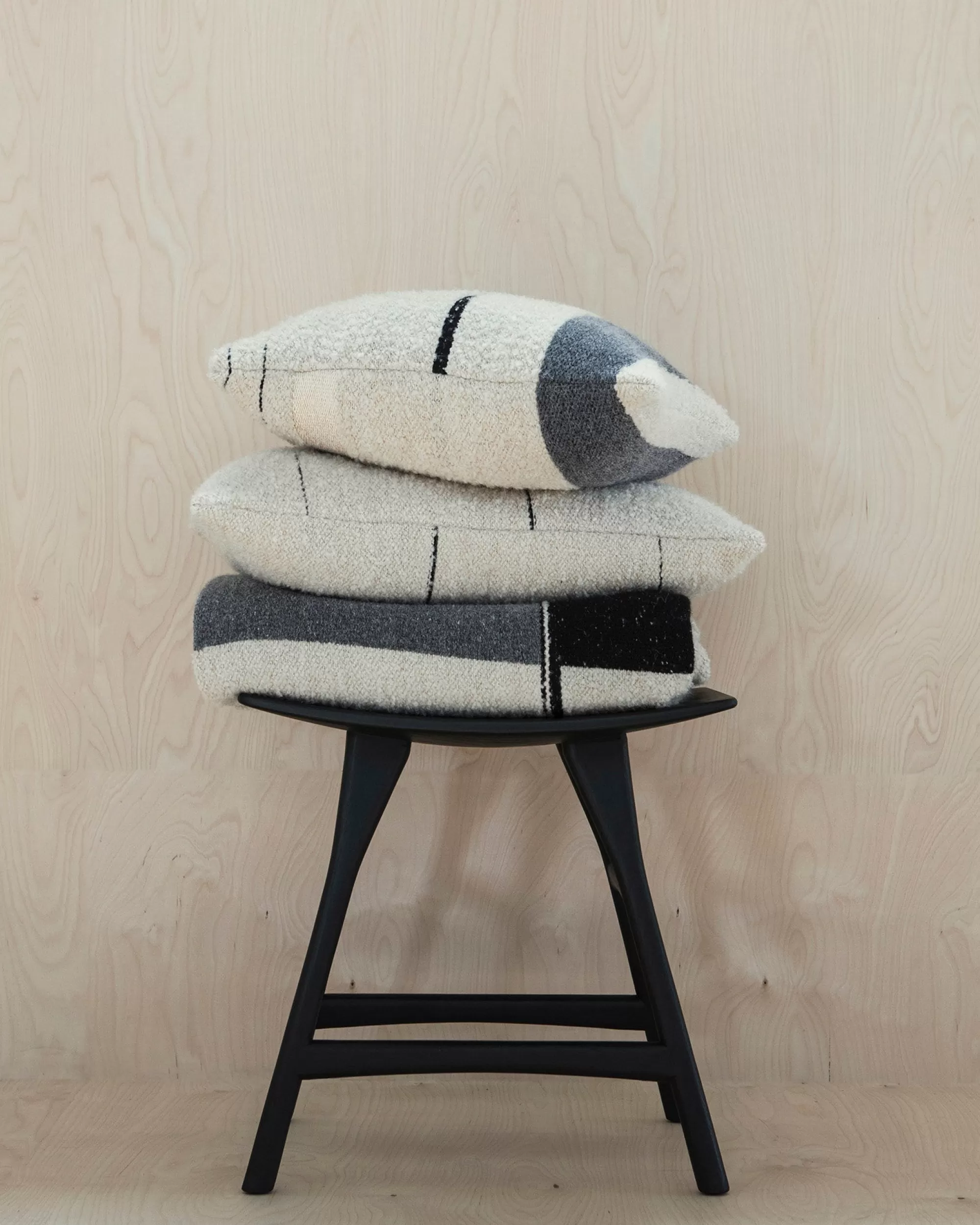 Store Be Home Urban Throw