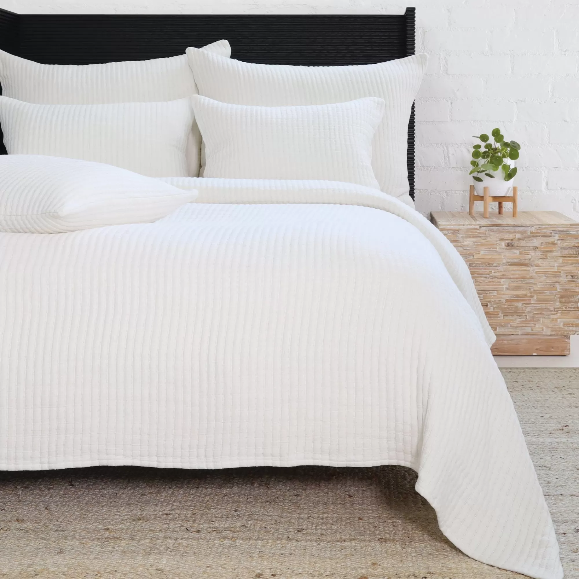 Store Be Home Vancouver Twin Coverlet, Cream