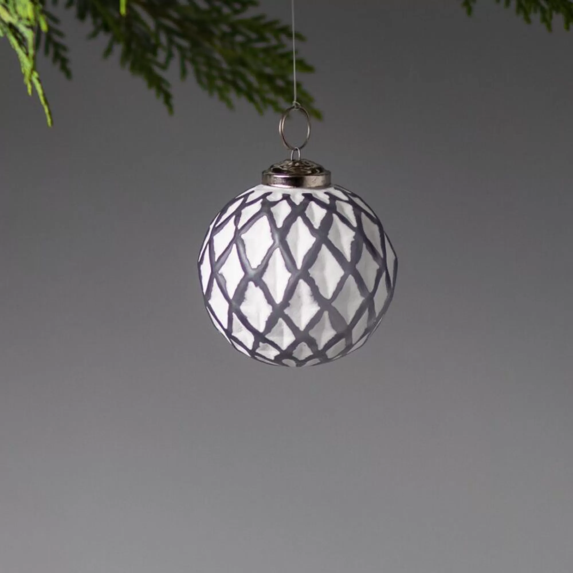 Fashion Be Home White & Grey Glass Ornament, Lattice Ball